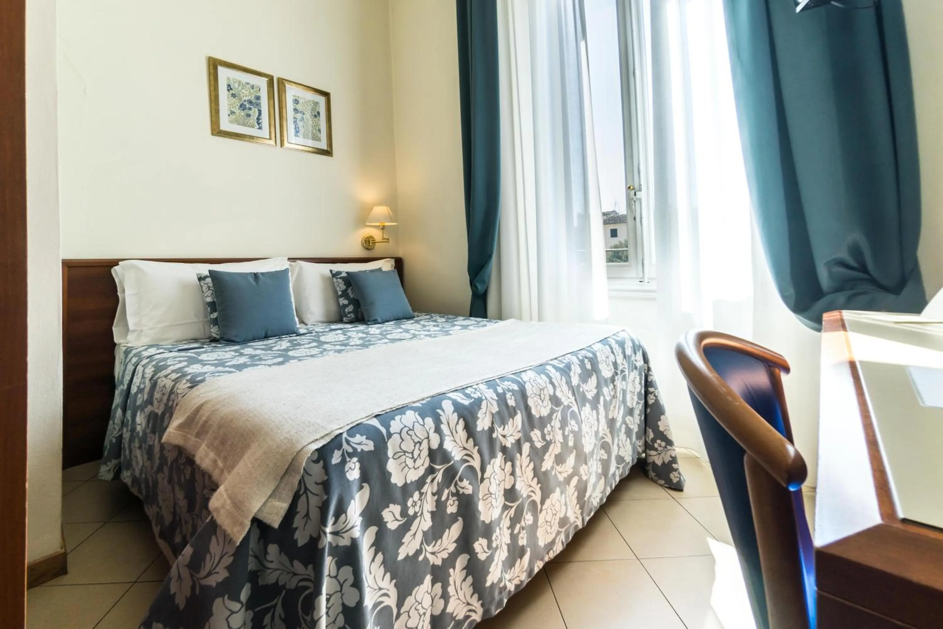 Economy Double or Twin Room in Hotel Bonifacio