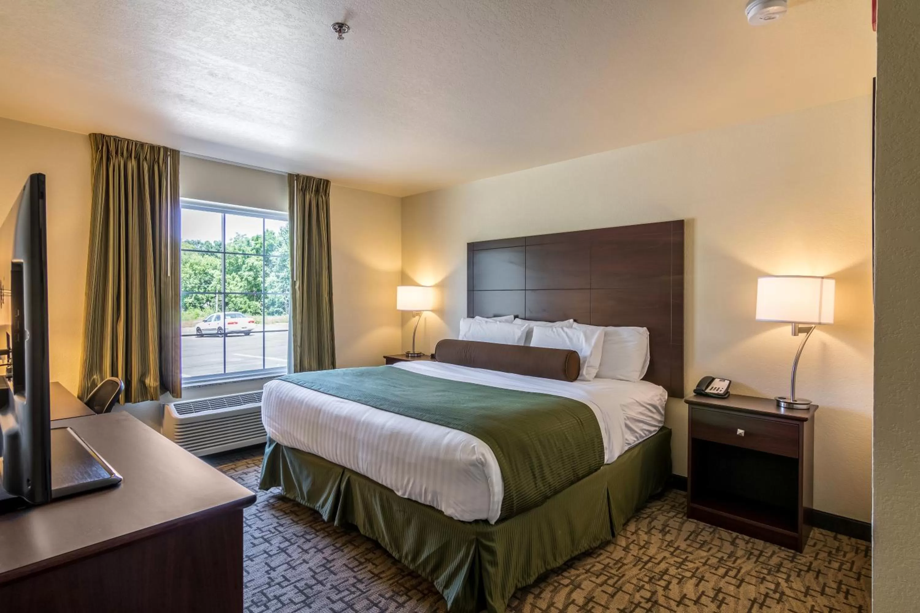 Deluxe King Room in Cobblestone Inn & Suites - Barron