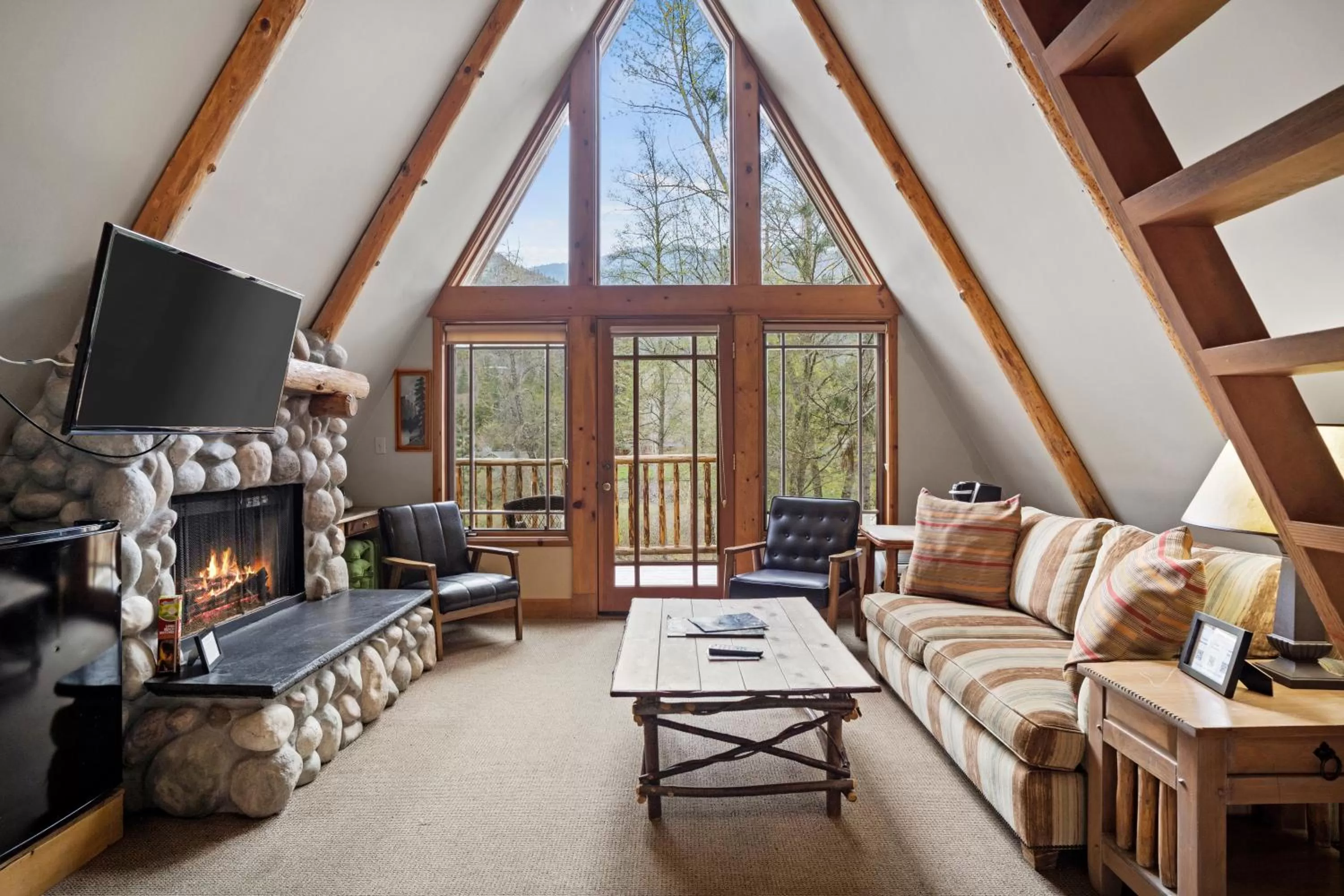 Family Suite with Balcony in Weasku Inn