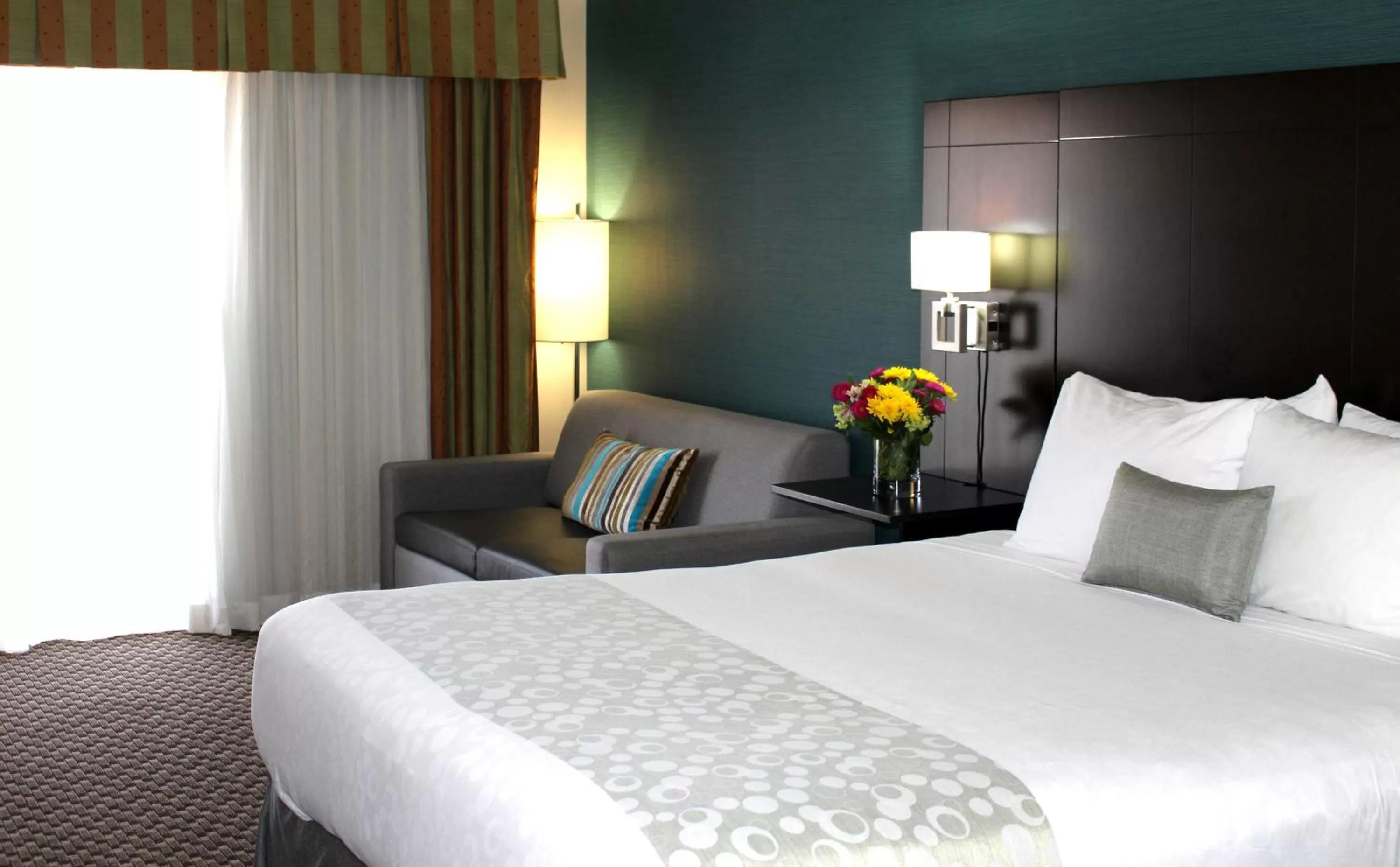 King Room with Bath Tub - Disability Access in Best Western PLUS La Mesa San Diego