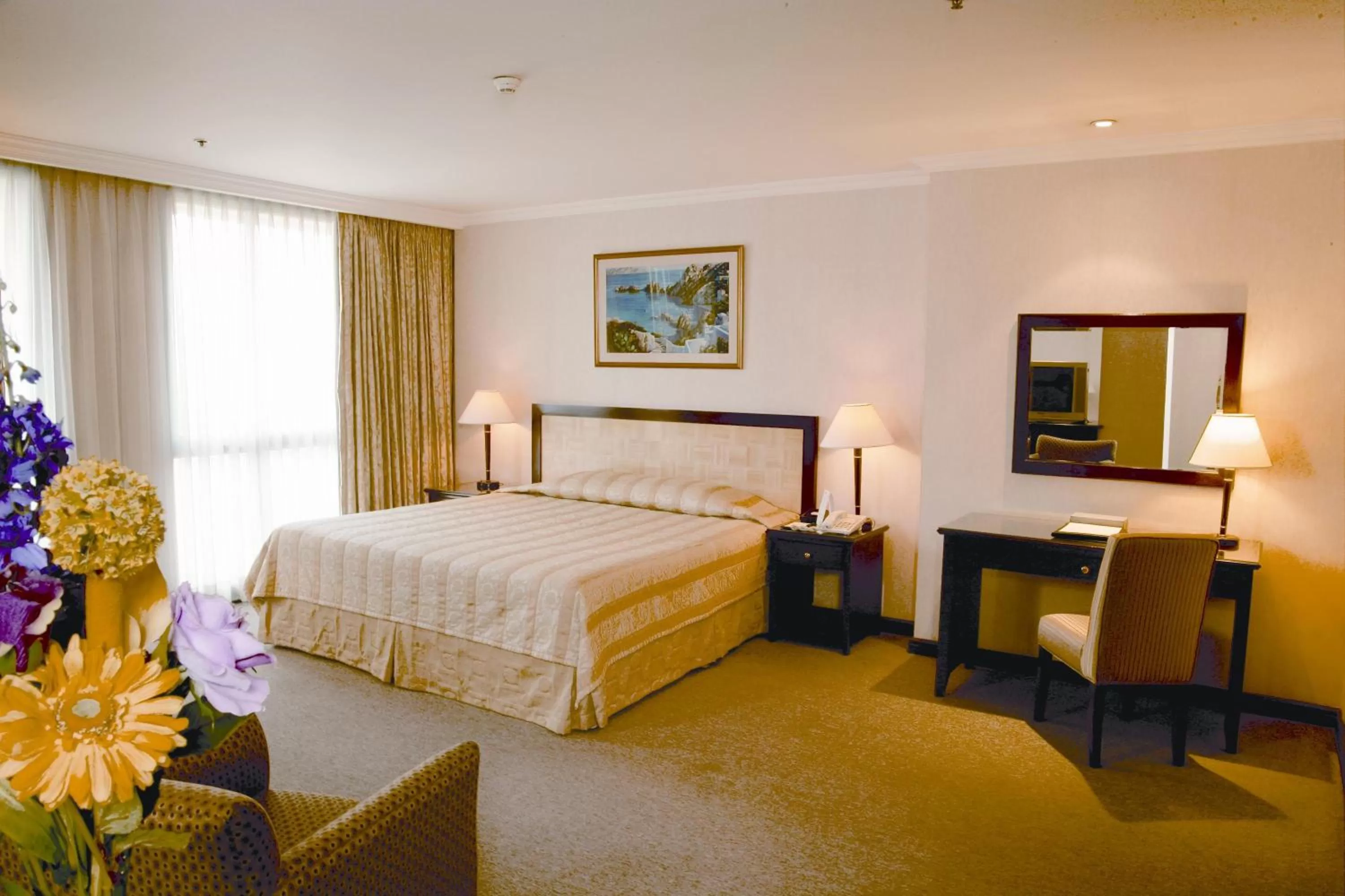 Deluxe Suite in Herald Suites Solana