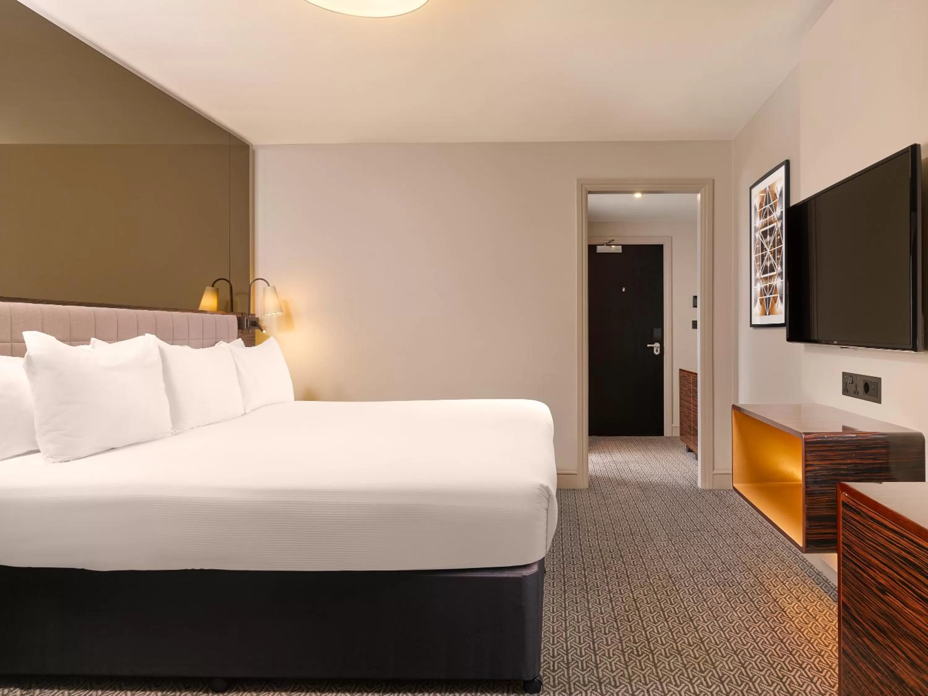 Deluxe King Room in Strand Palace