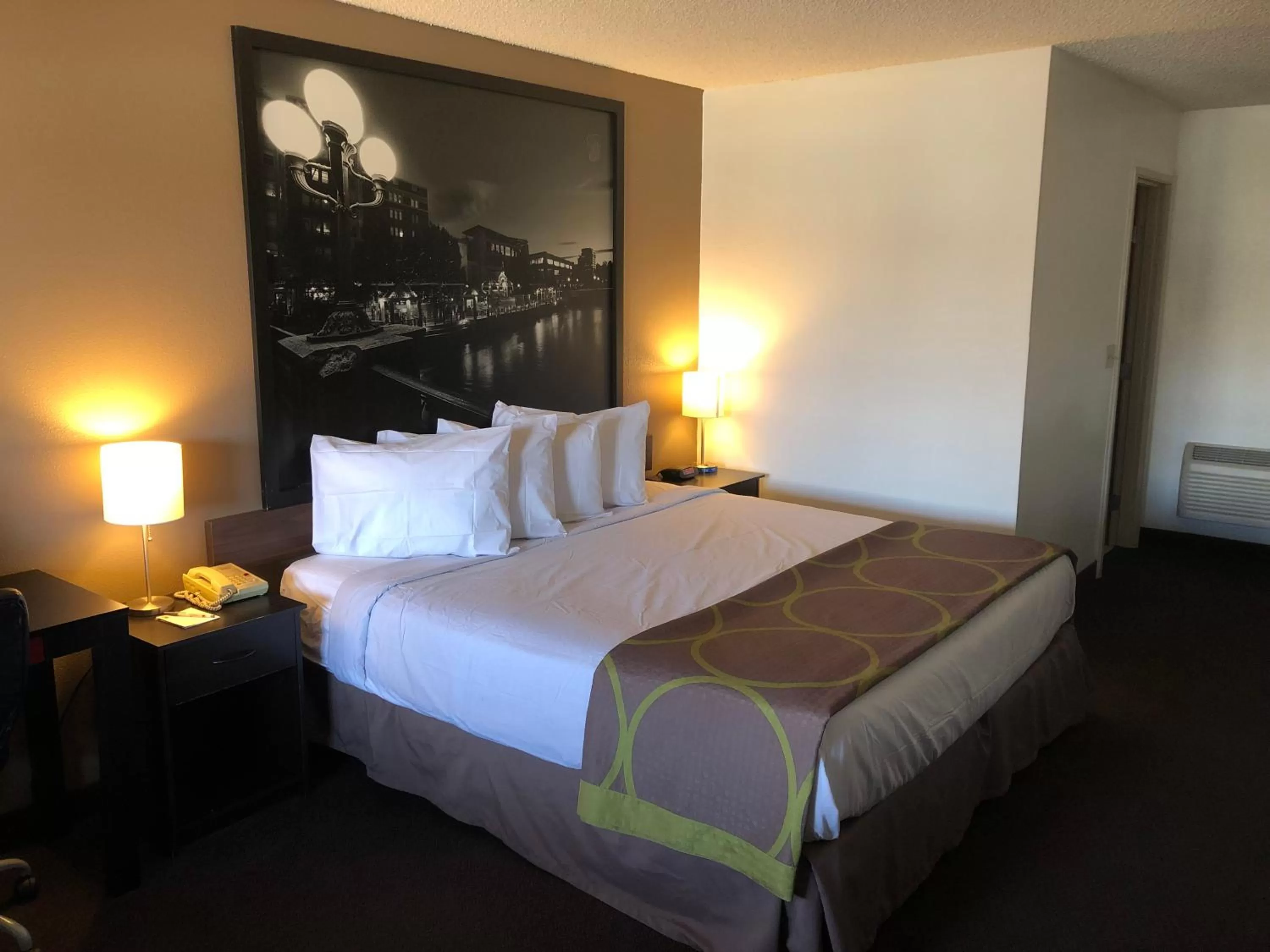 King Room - Non-Smoking in Super 8 by Wyndham Fernley