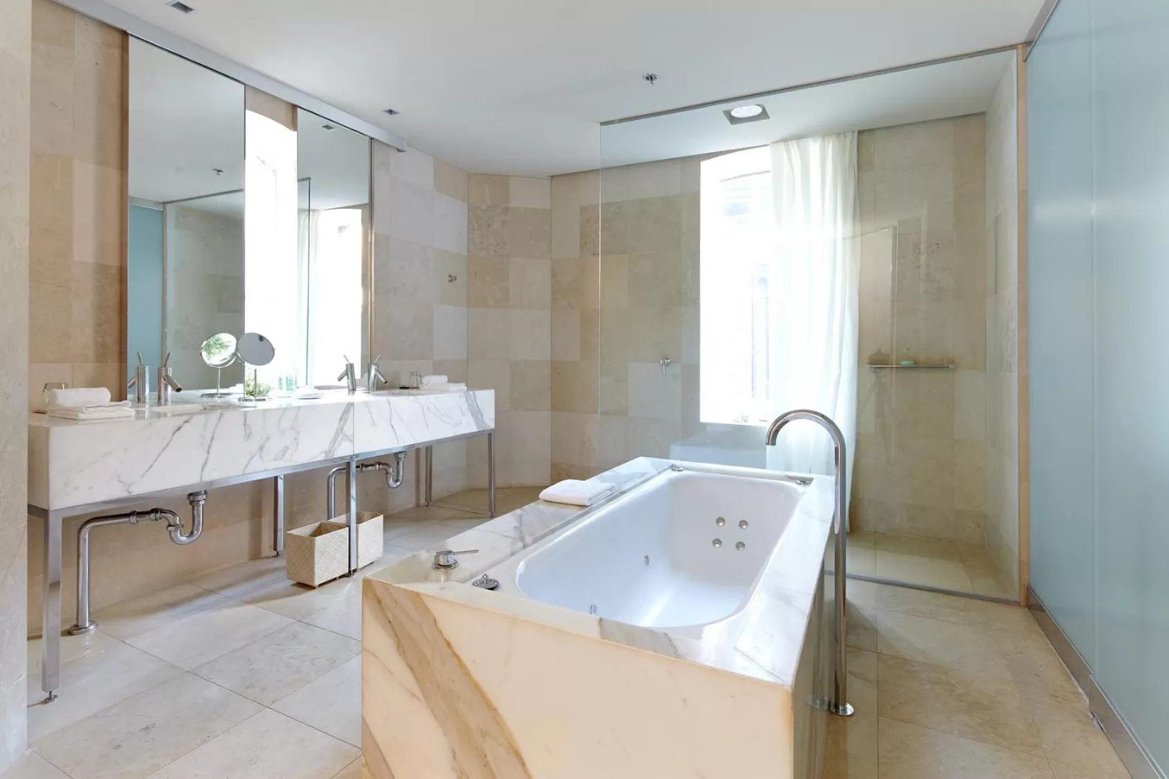 Duplex Penthouse in Establishment Hotel