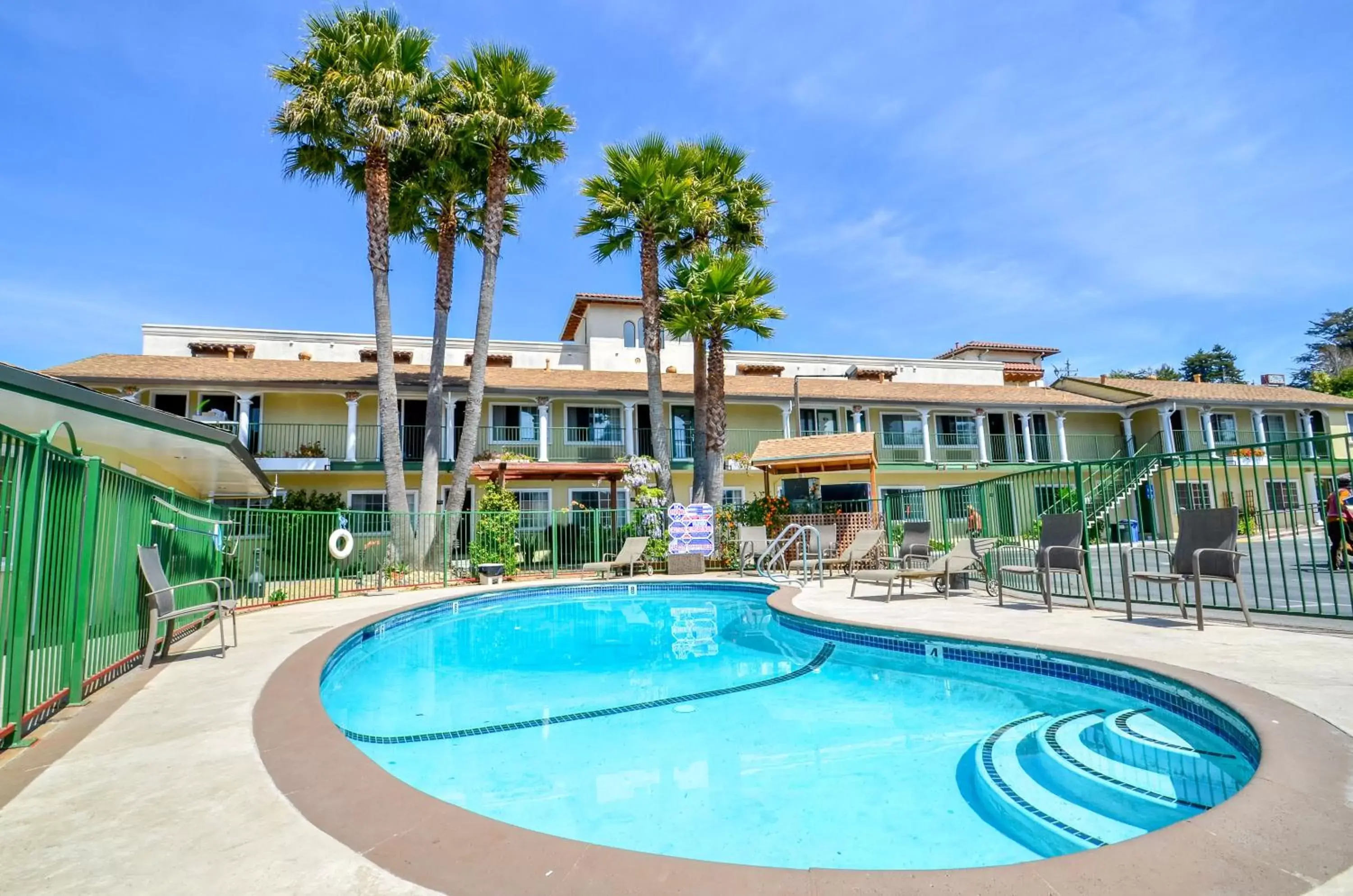 Bay Front Inn Bay Front Inn