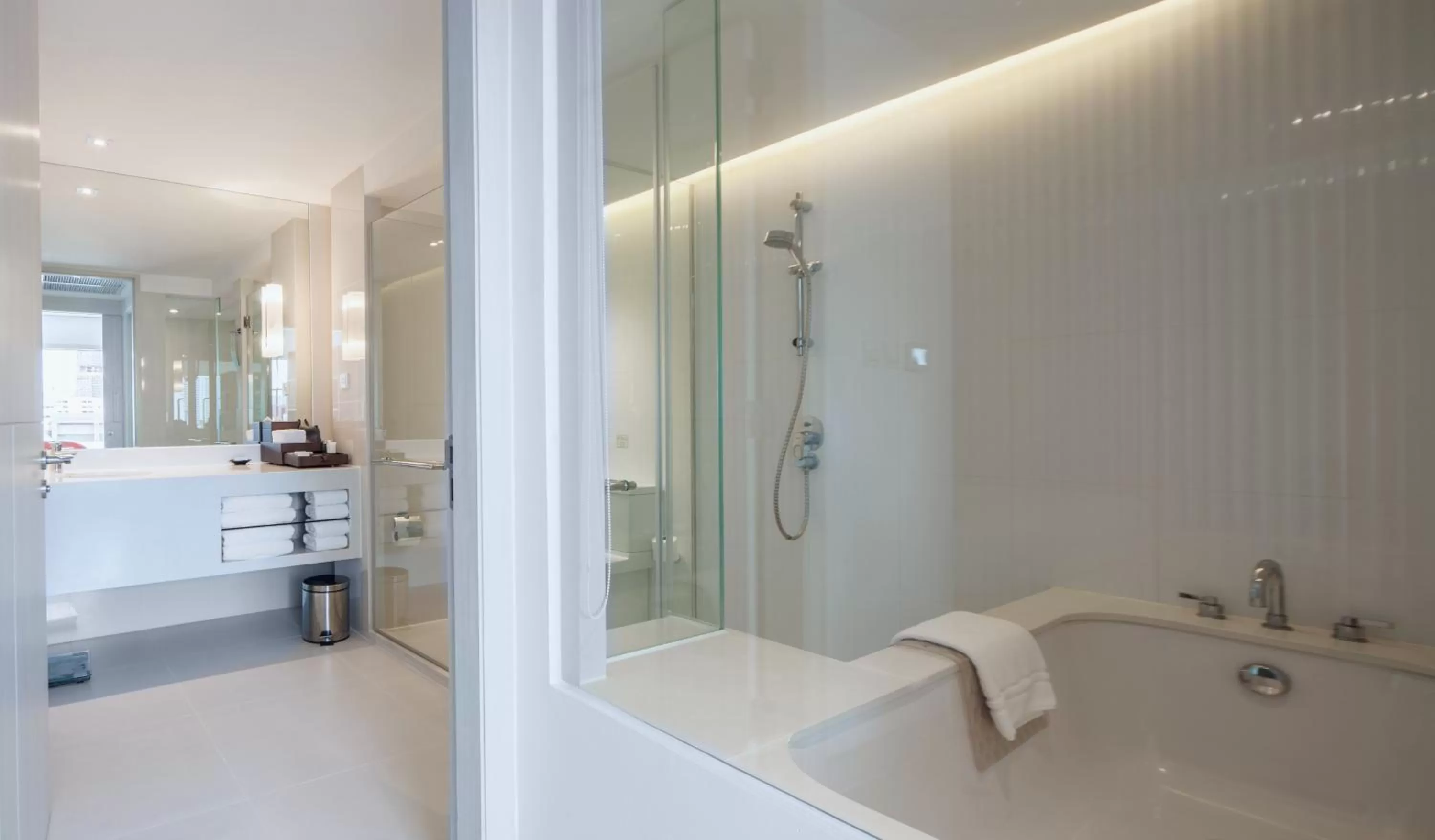 Premium Family Residence in Centara Watergate Pavilion Hotel Bangkok