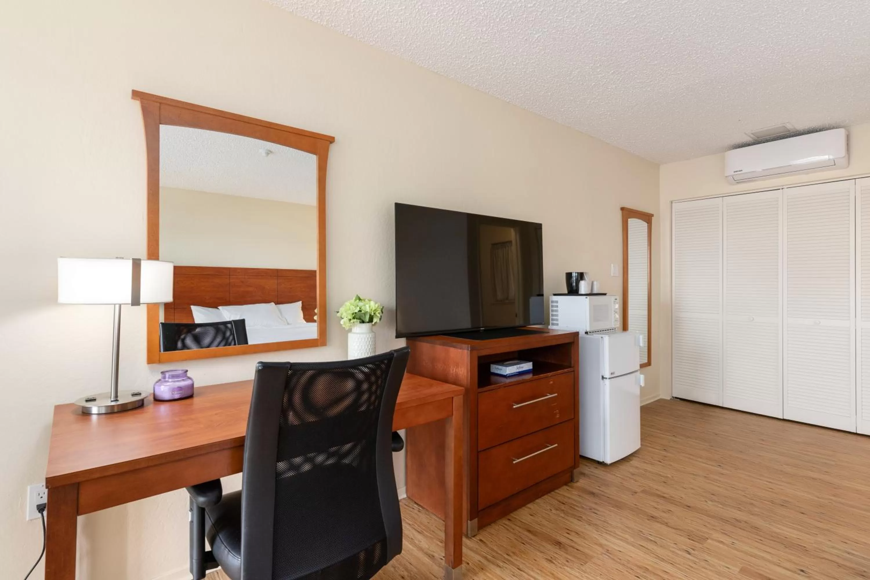 Standard Double Room in Konocti Harbor Resort