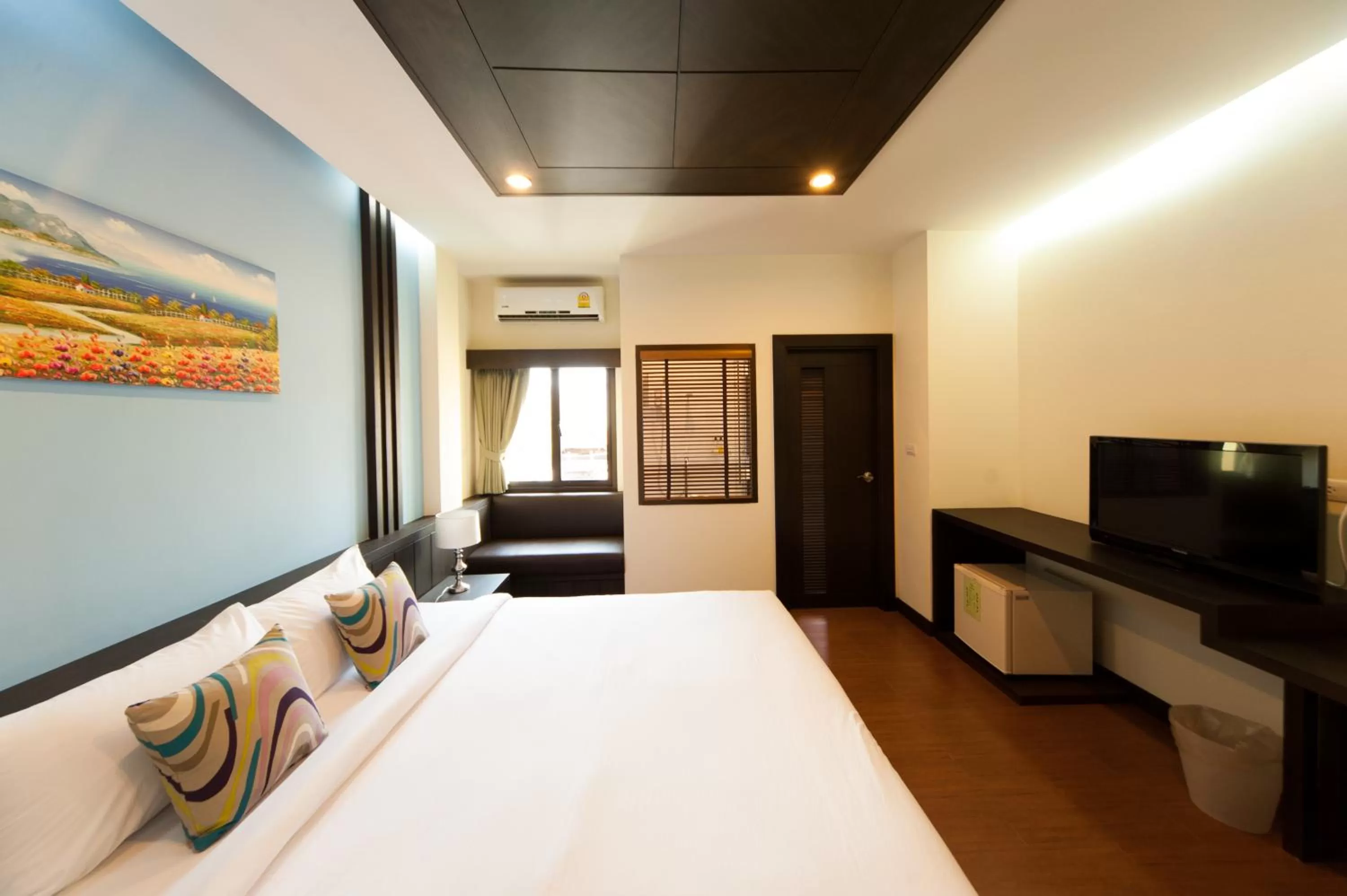 Standard Double Room in Tara Place Hotel Bangkok