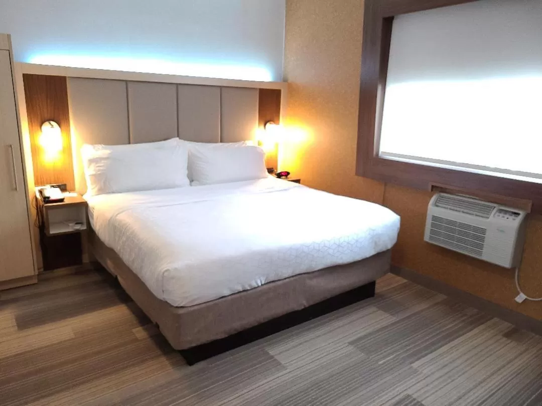 King Room - Disability Access in Holiday Inn Express Roslyn by IHG