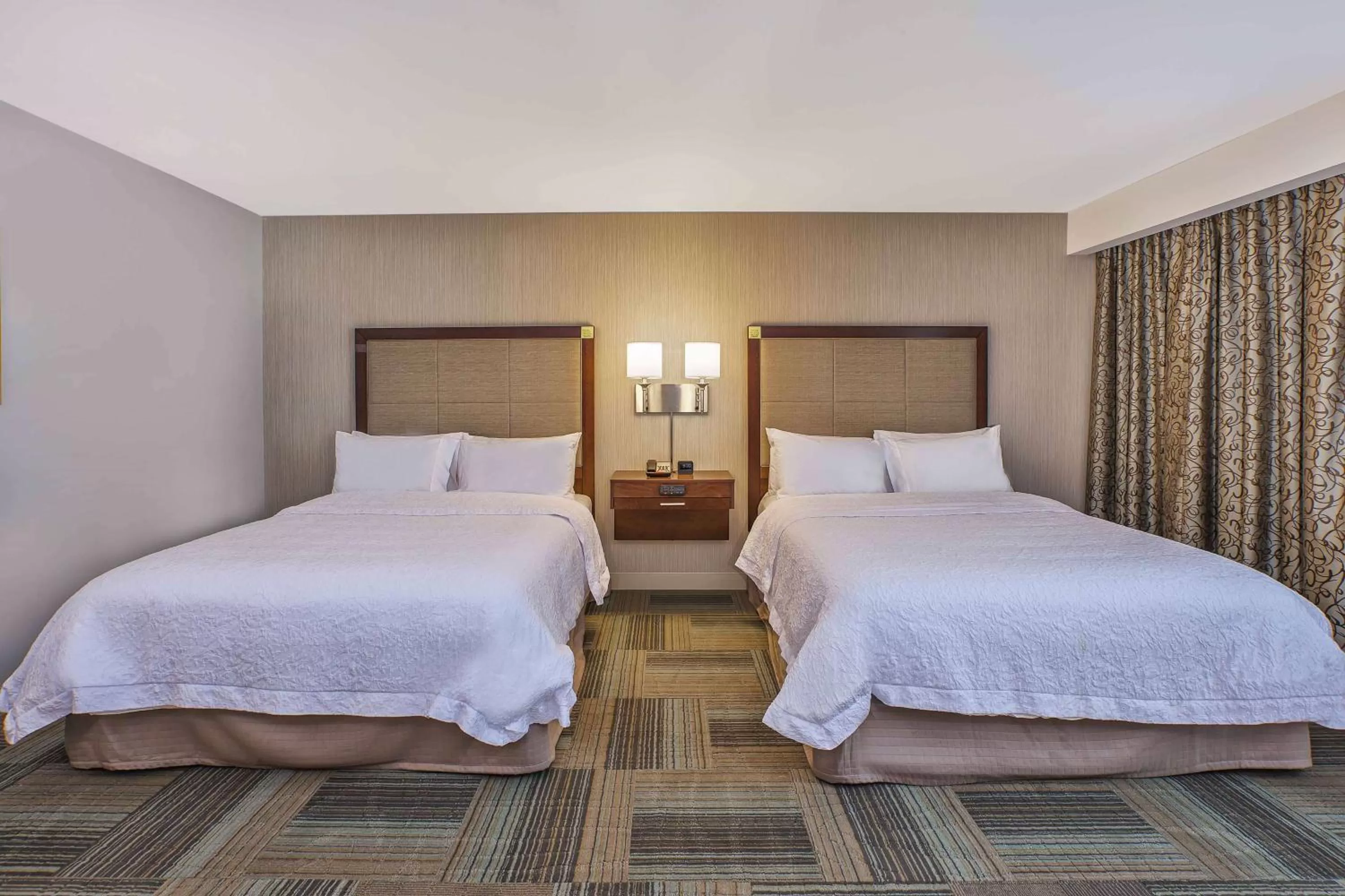 Queen Room with Two Queen Beds (4 Adults) in Hampton Inn by Hilton West Bloomfield Novi