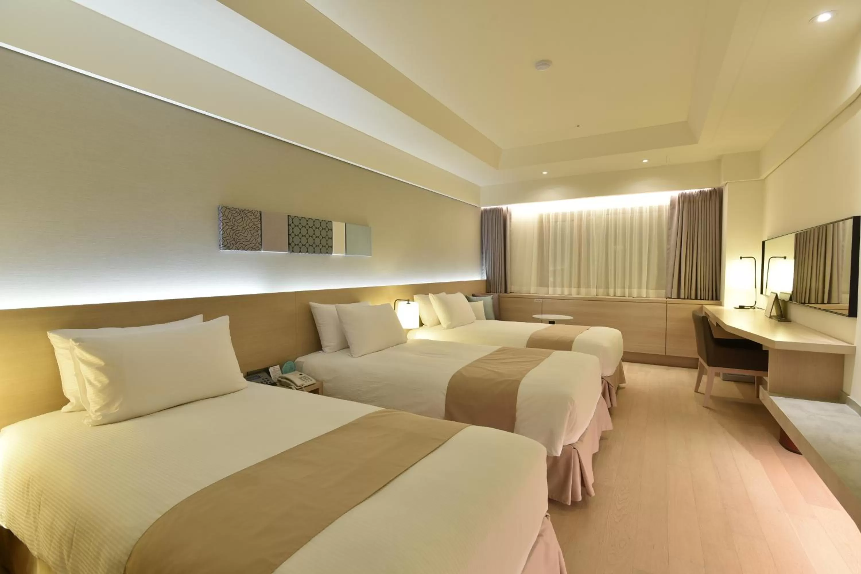Triple Room in Pacific Hotel