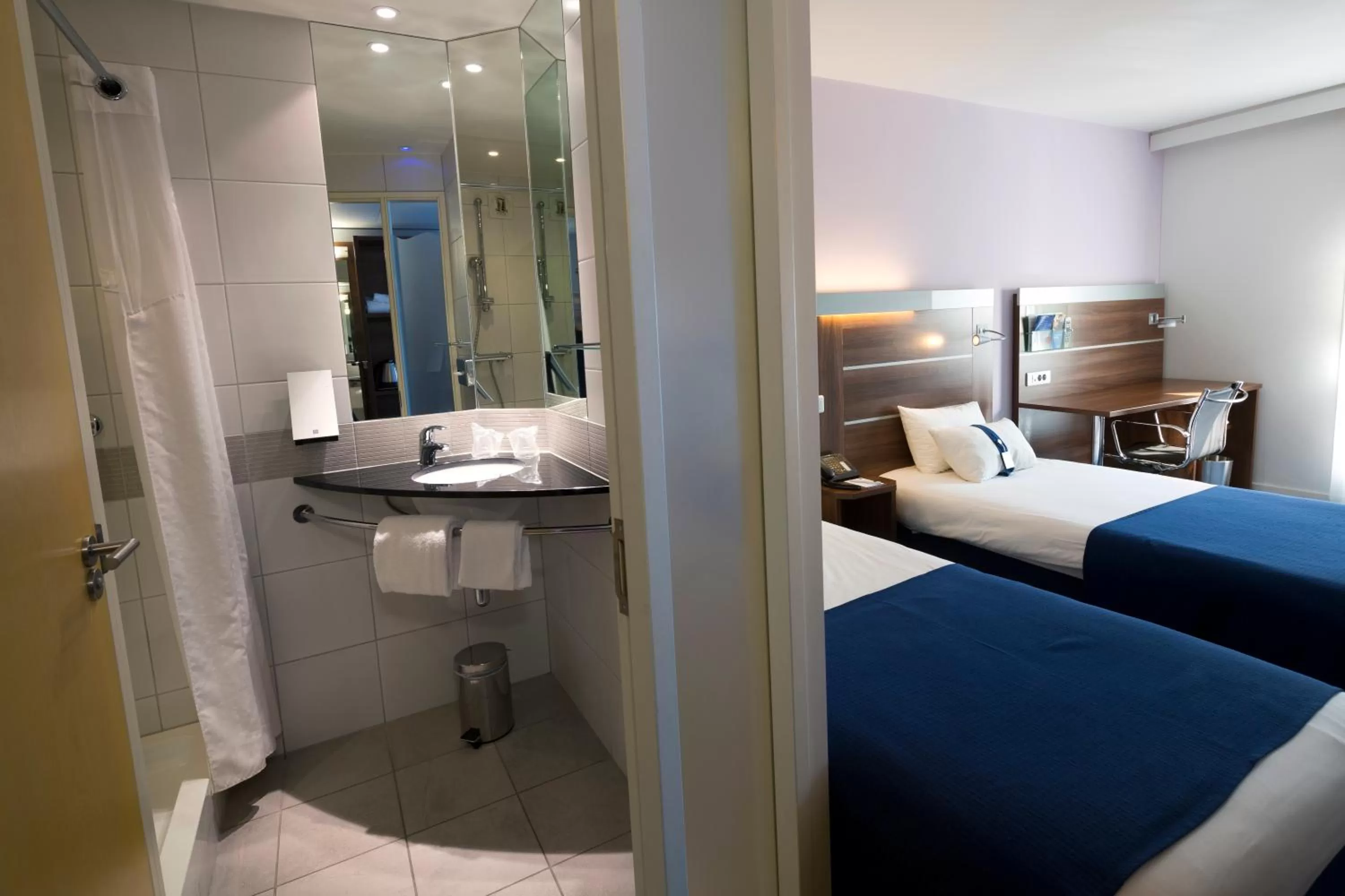 Standard Twin Room in Hôtel Marseille Centre Gare Saint-Charles