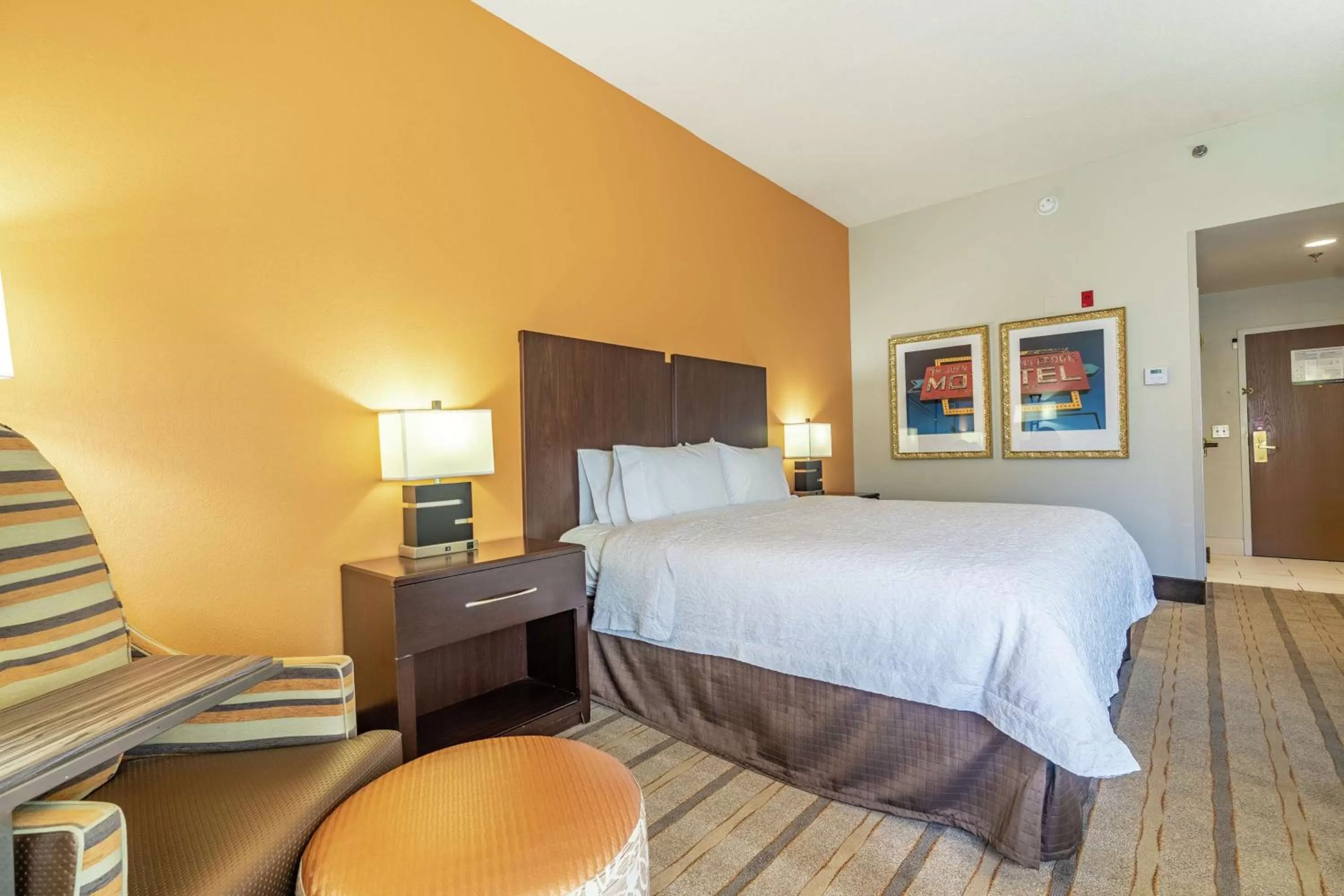 King Room with King Bed - Non-Smoking in Hampton Inn Milledgeville