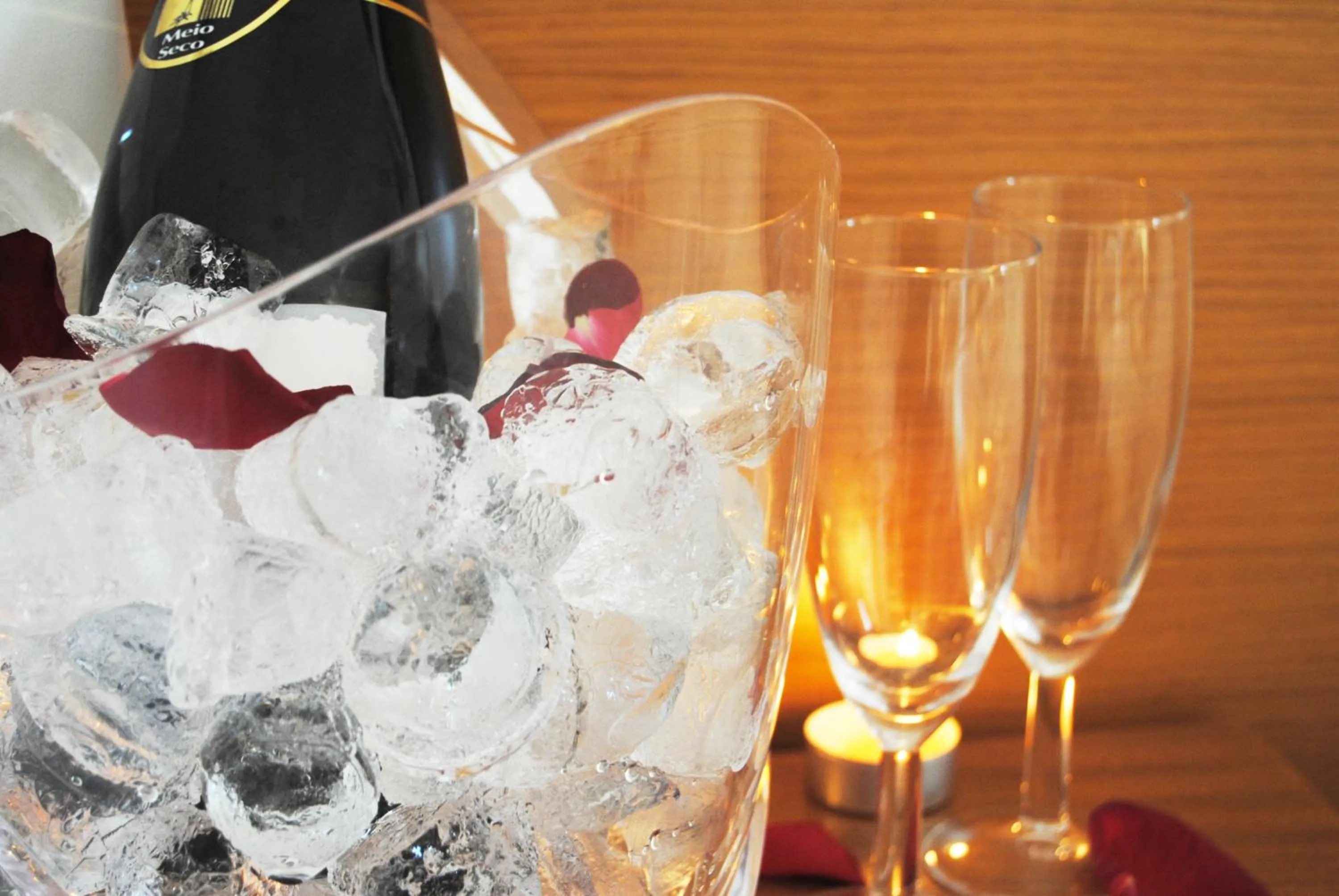  Double Room with Romantic Package in Colina do Mar