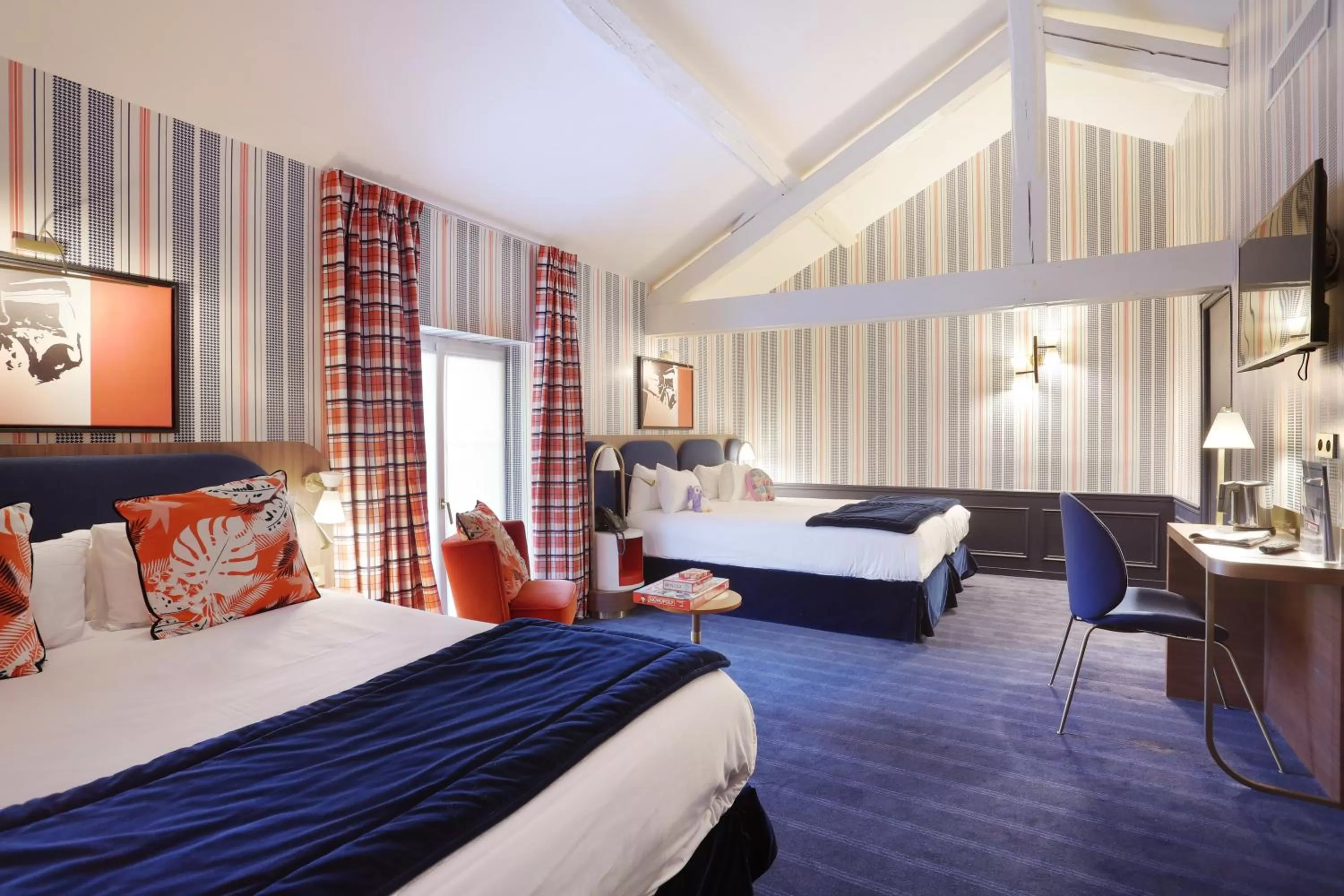 Family Room (4 people) in Hôtel Le Cheval Blanc