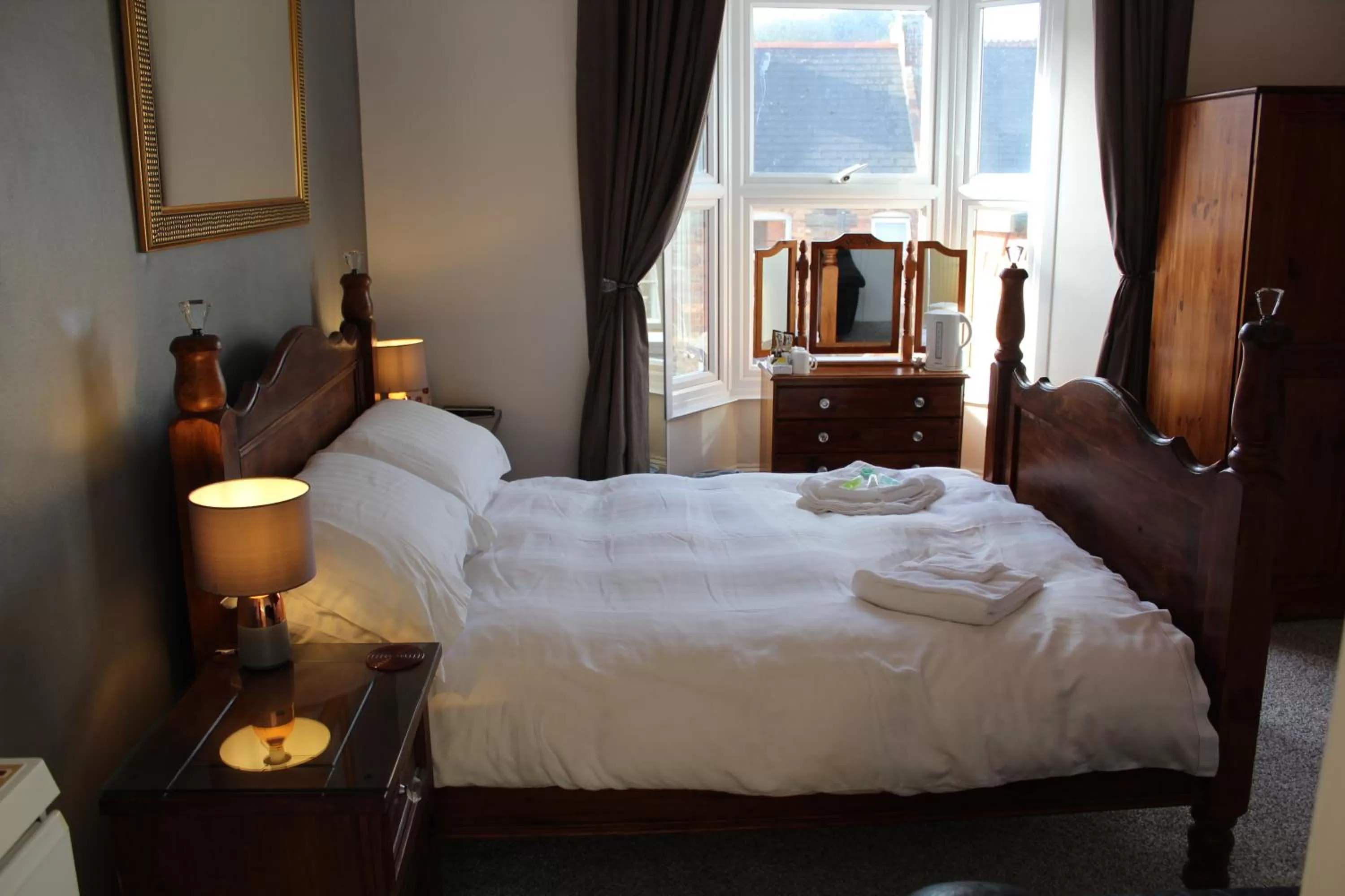 Deluxe Double Room with Shower in The Darnley Hotel