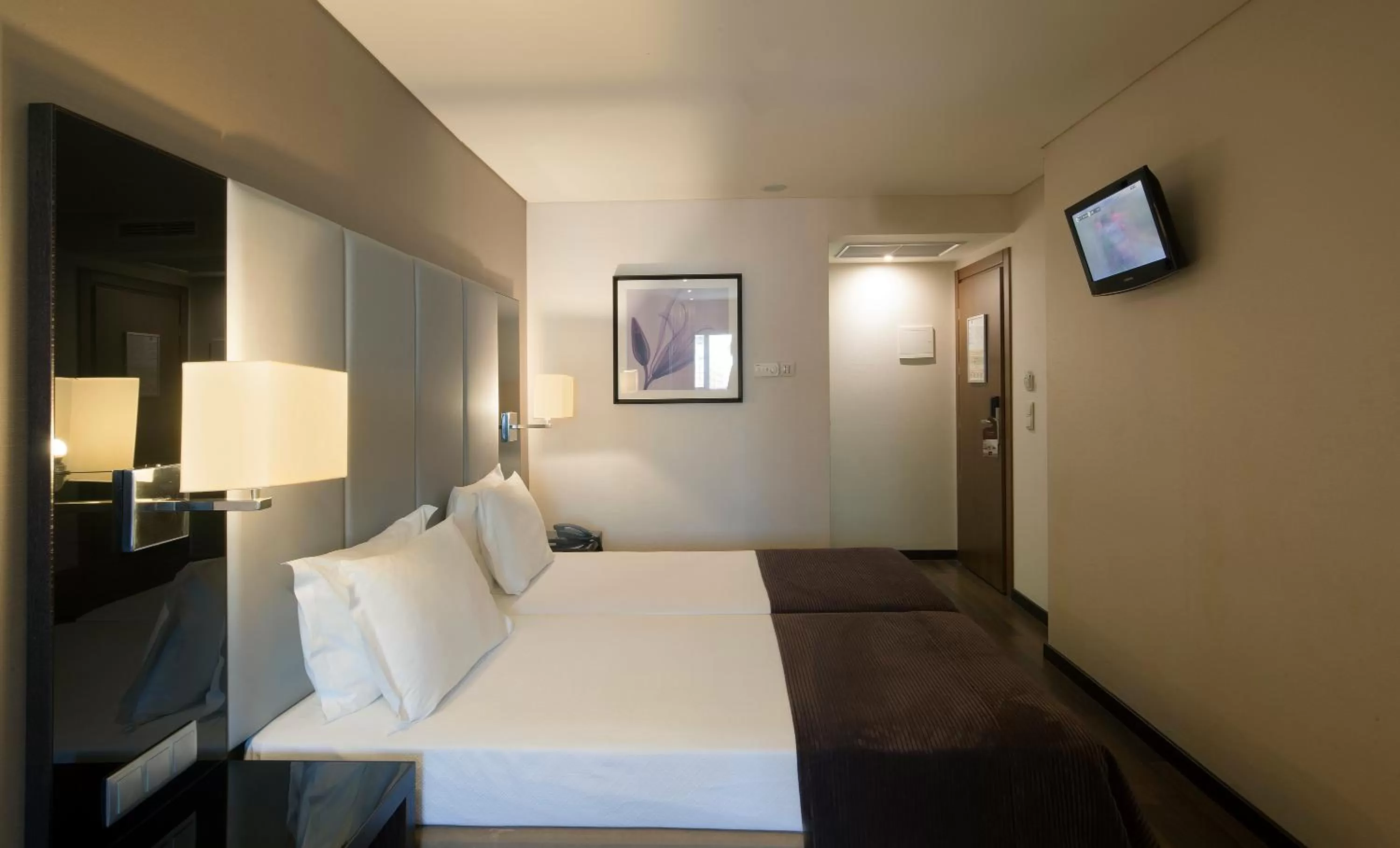 Standard Twin Room in TURIM Luxe Hotel