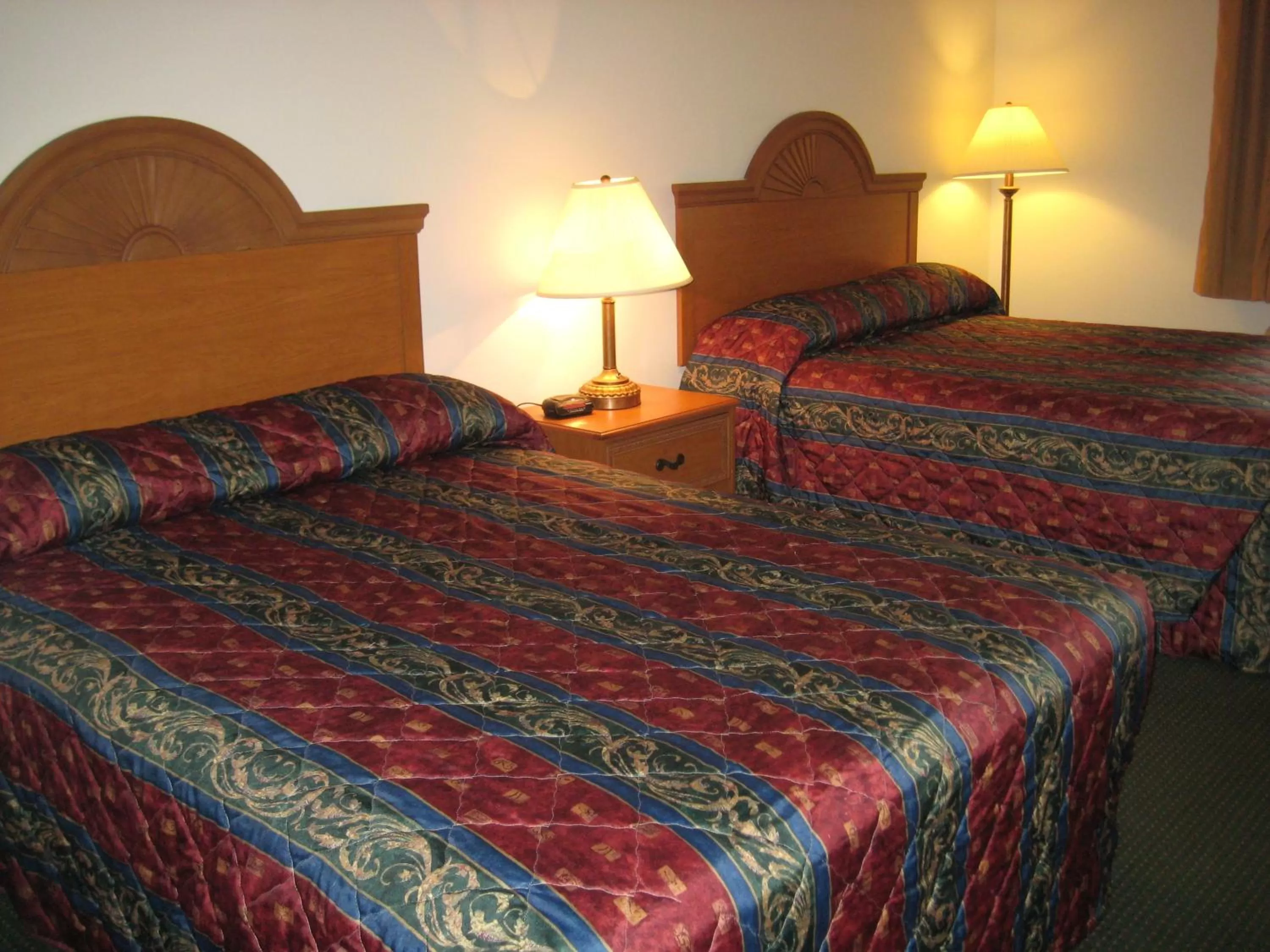 Queen Room with Two Queen Beds in Horizon Inn & Suites