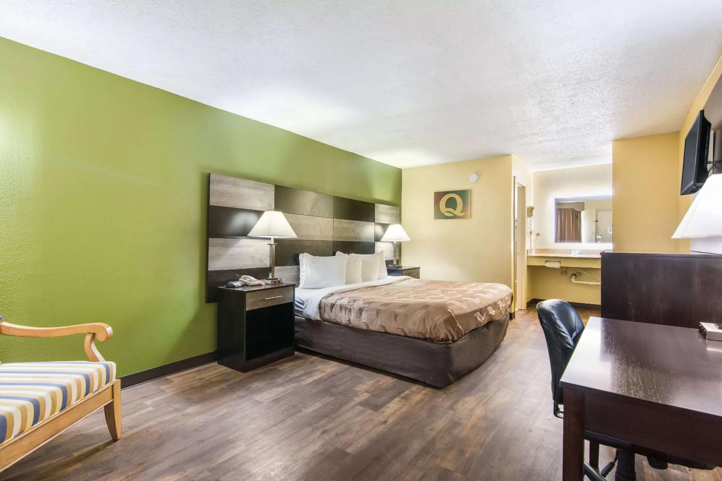 Standard King Room - Non-Smoking  in Quality Inn - Kings Mountain