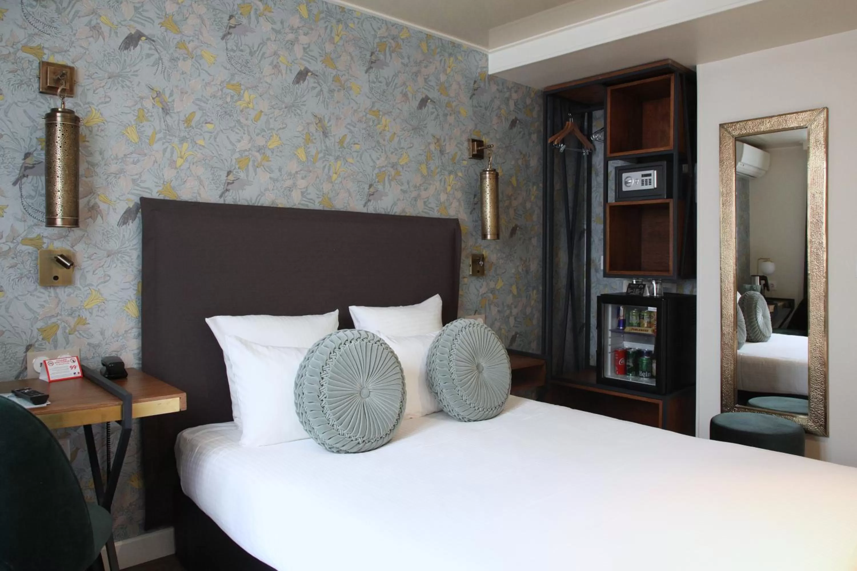 Single Room in Moris Grands Boulevards