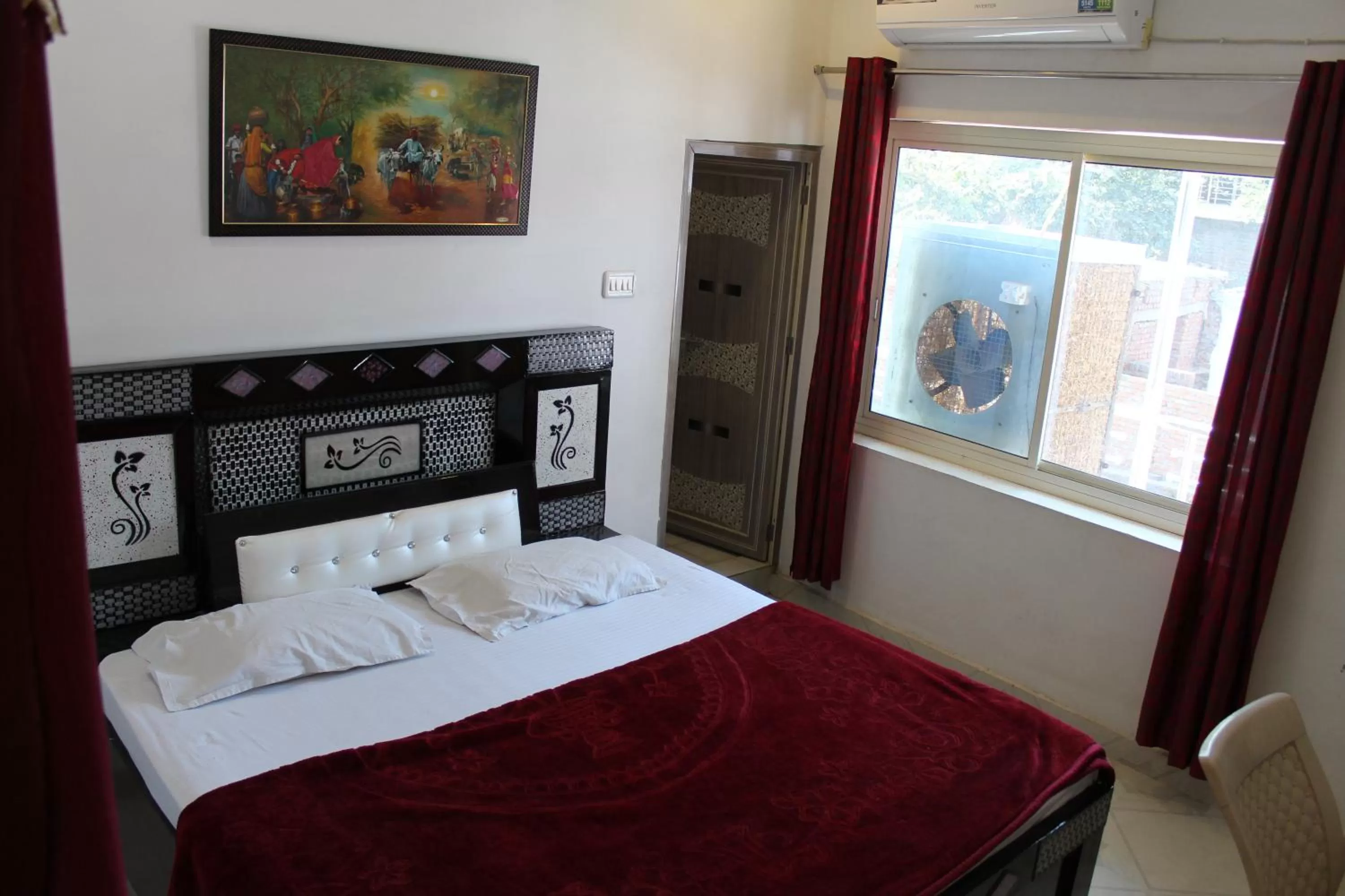 Deluxe Double Room (2 Adults + 1 Child) - single occupancy in Best B&B in Orchha