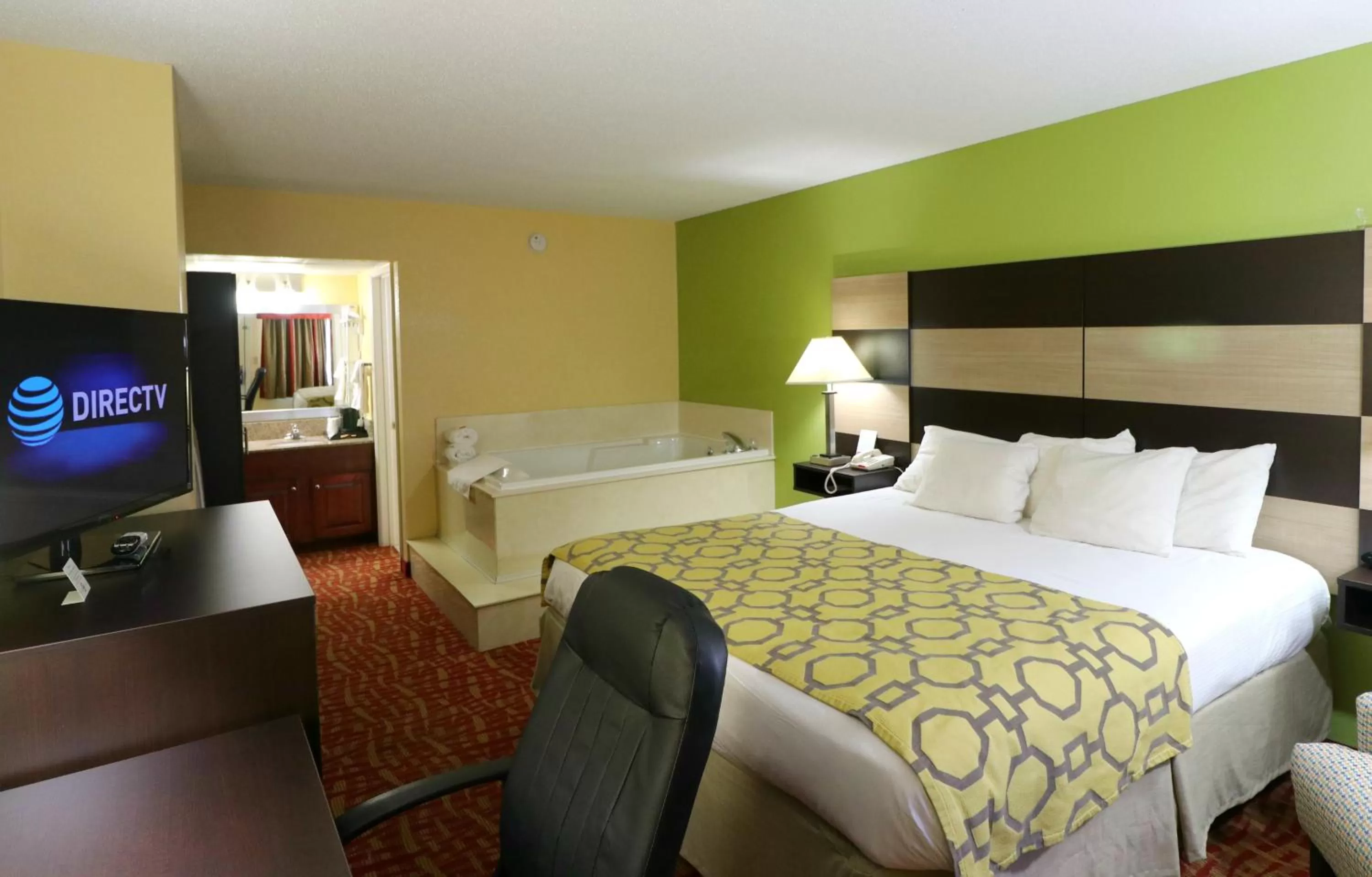 King Suite - Non-Smoking in Baymont by Wyndham Sevierville Pigeon Forge