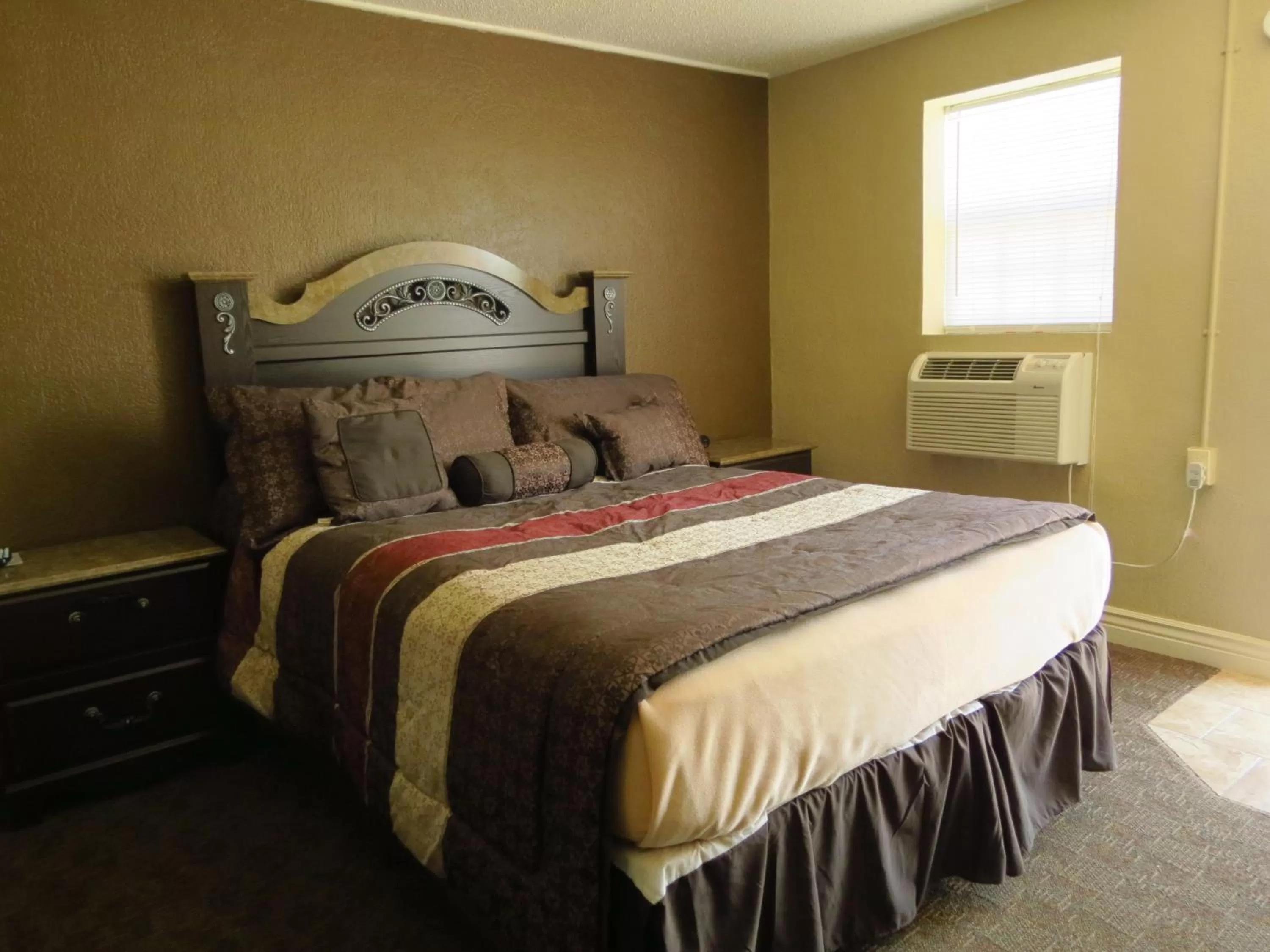 Queen Room in Best Inn Motel Salina