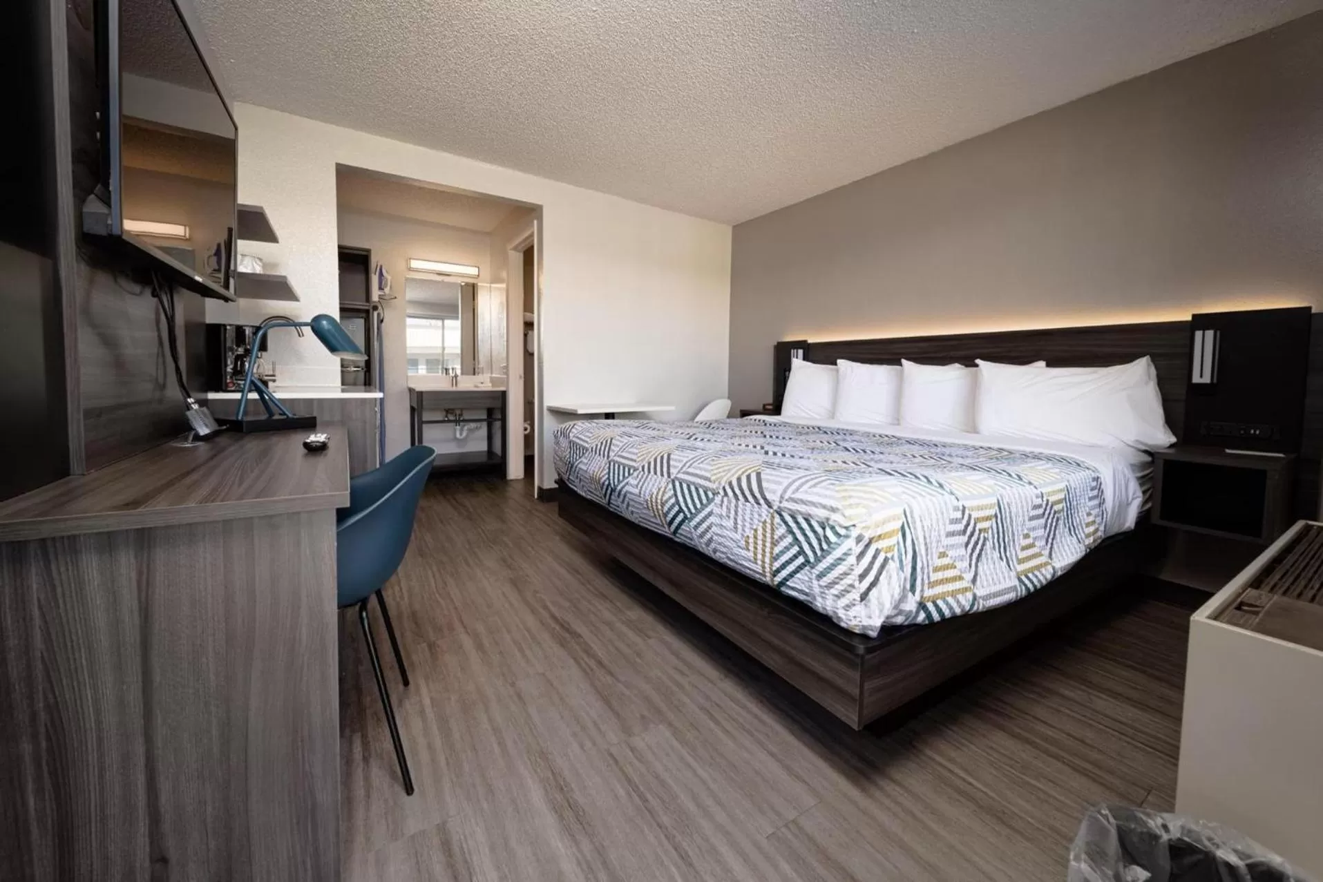 King Room - Non-Smoking in Studio 6 Grand Junction, CO