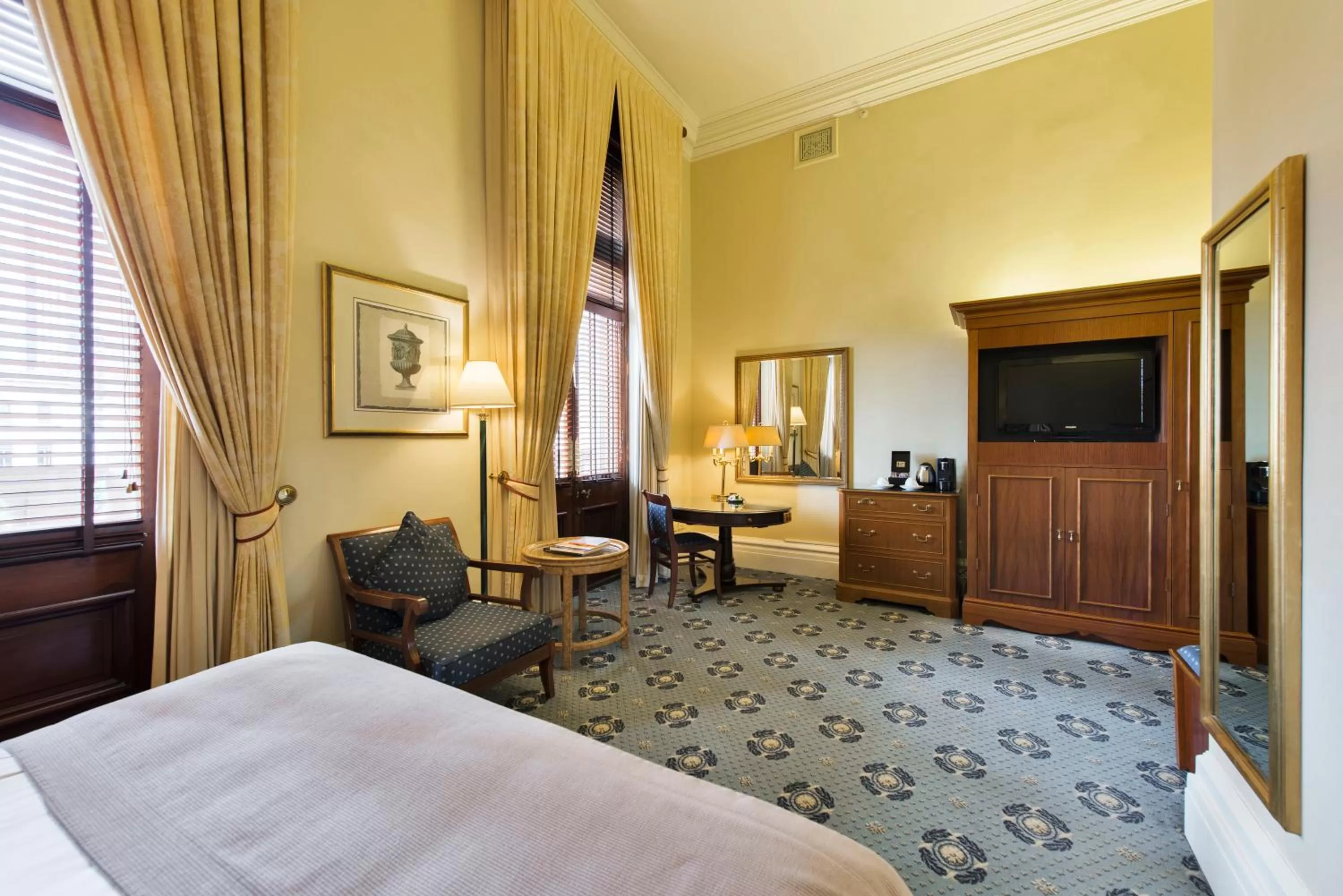 Deluxe King Room in Treasury Brisbane