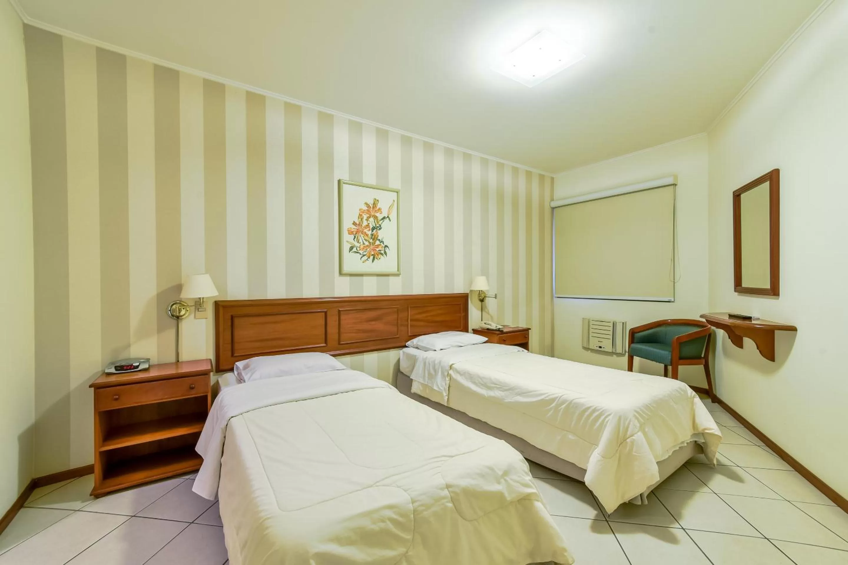 Twin Room in Park Tower Campinas Residence by Nacional Inn