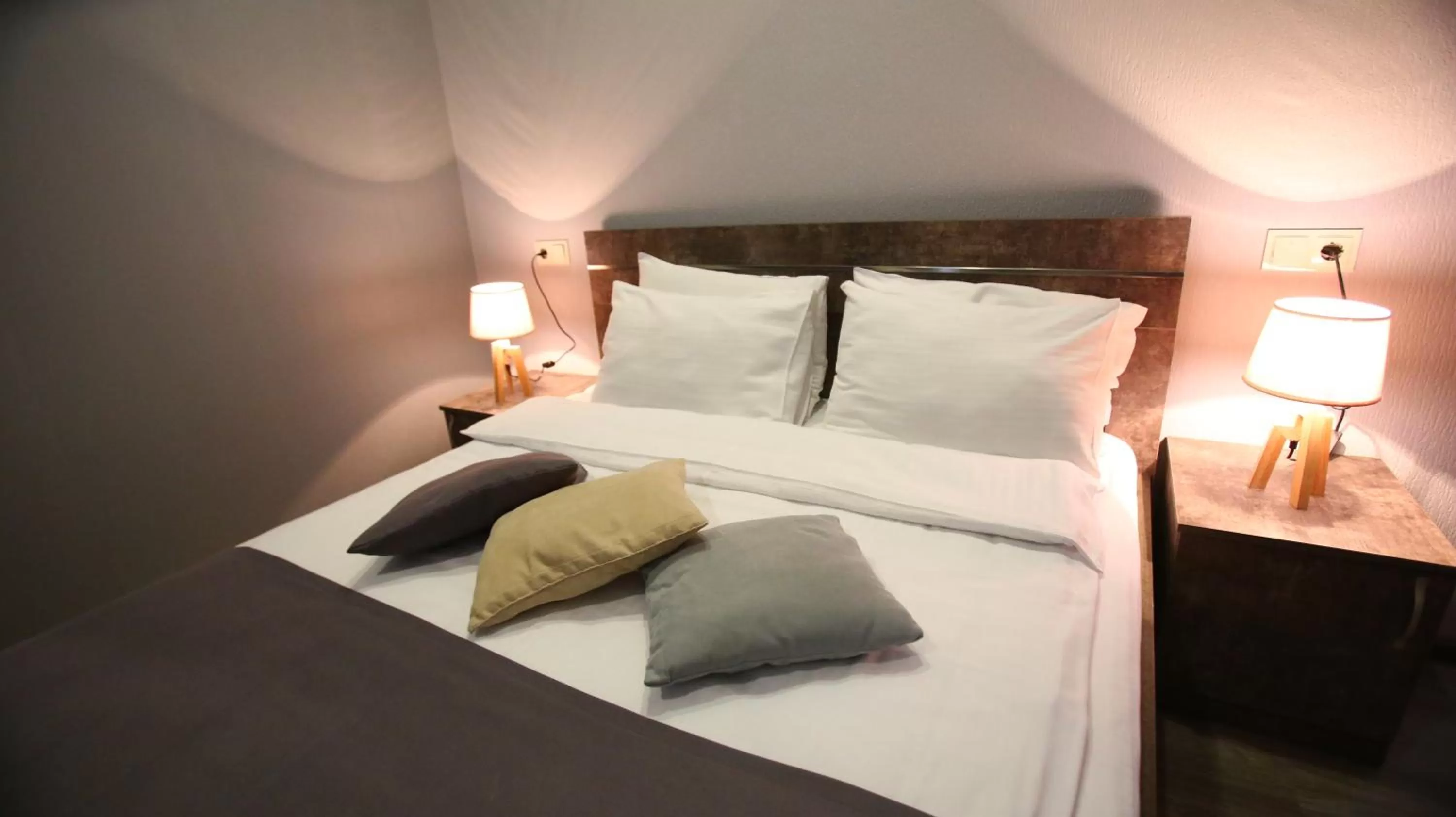 Large Double Room in Hotel Nabadi