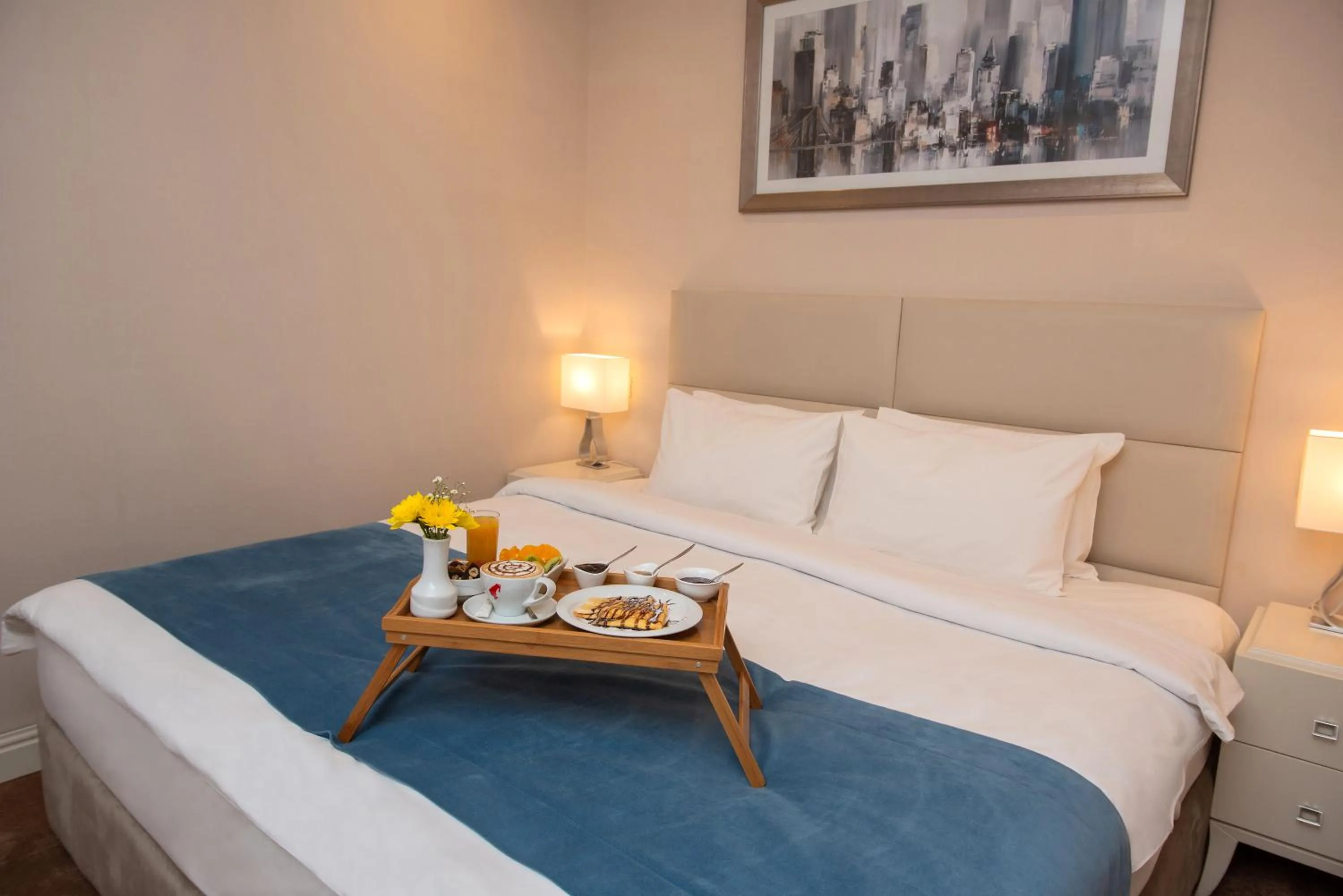 Junior Suite in City Avenue Hotel