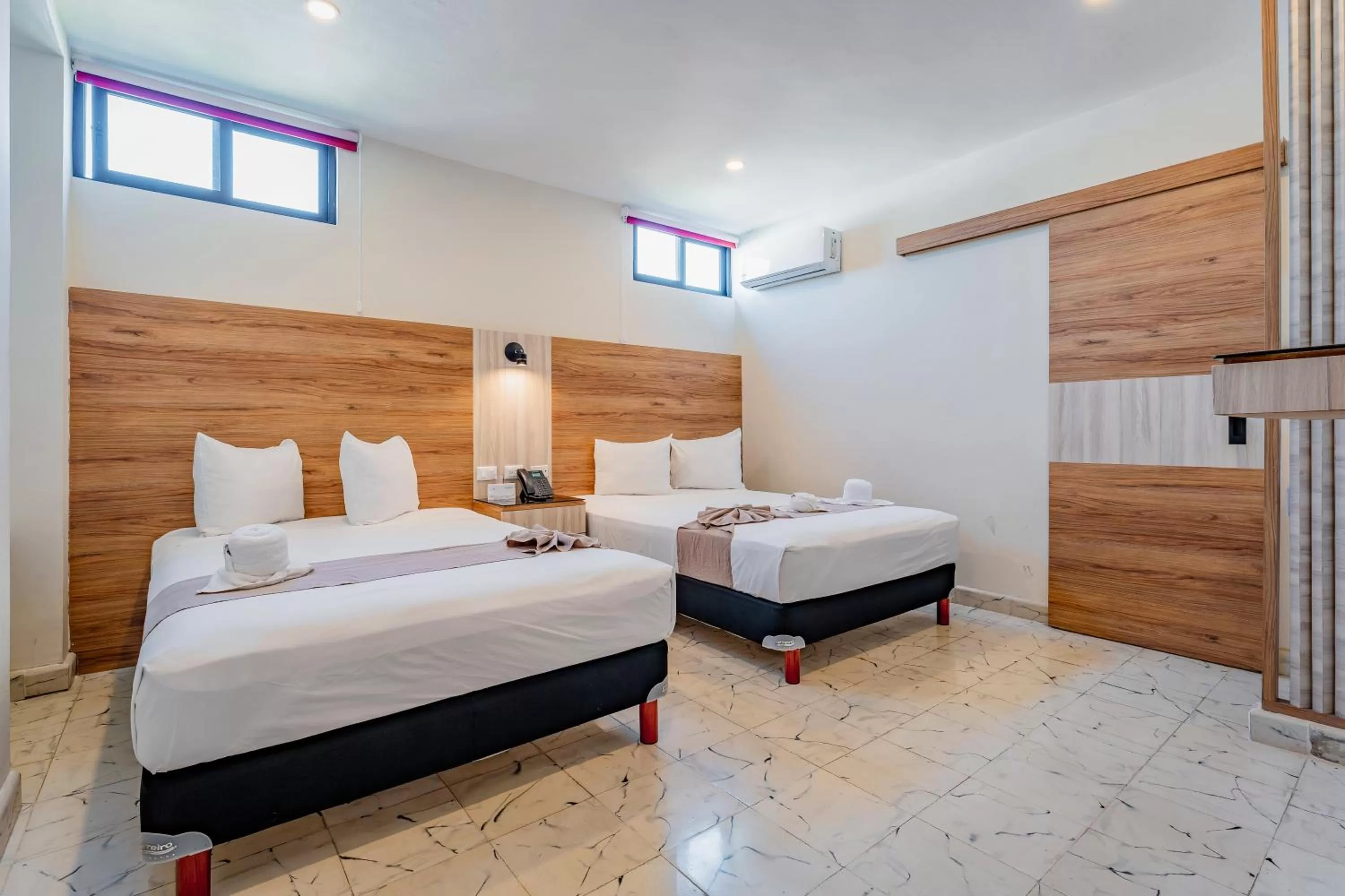 Deluxe Double Room in Hotel Central Merida by Kavia