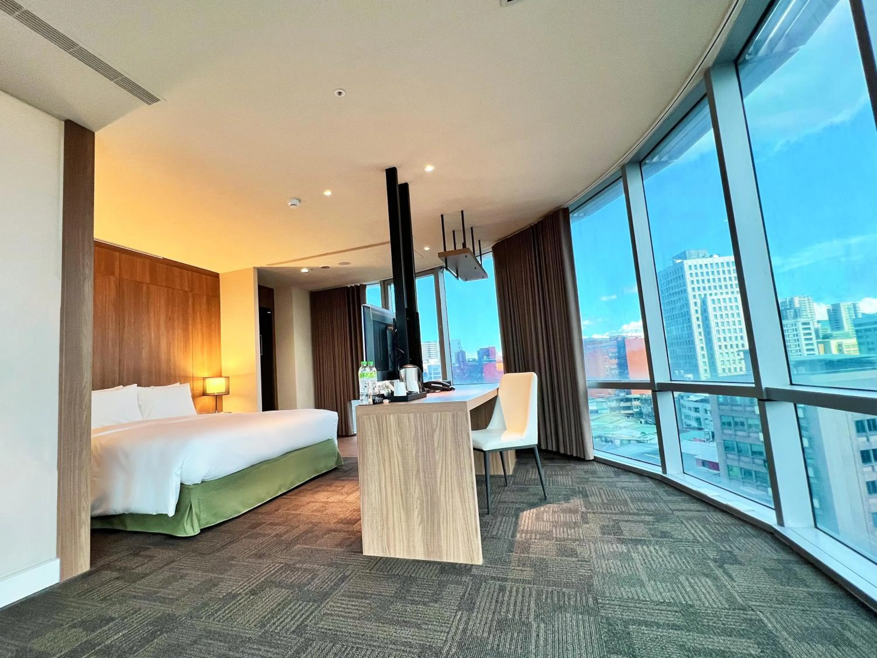 Superior Double Room with City View in Wallsun Hotel