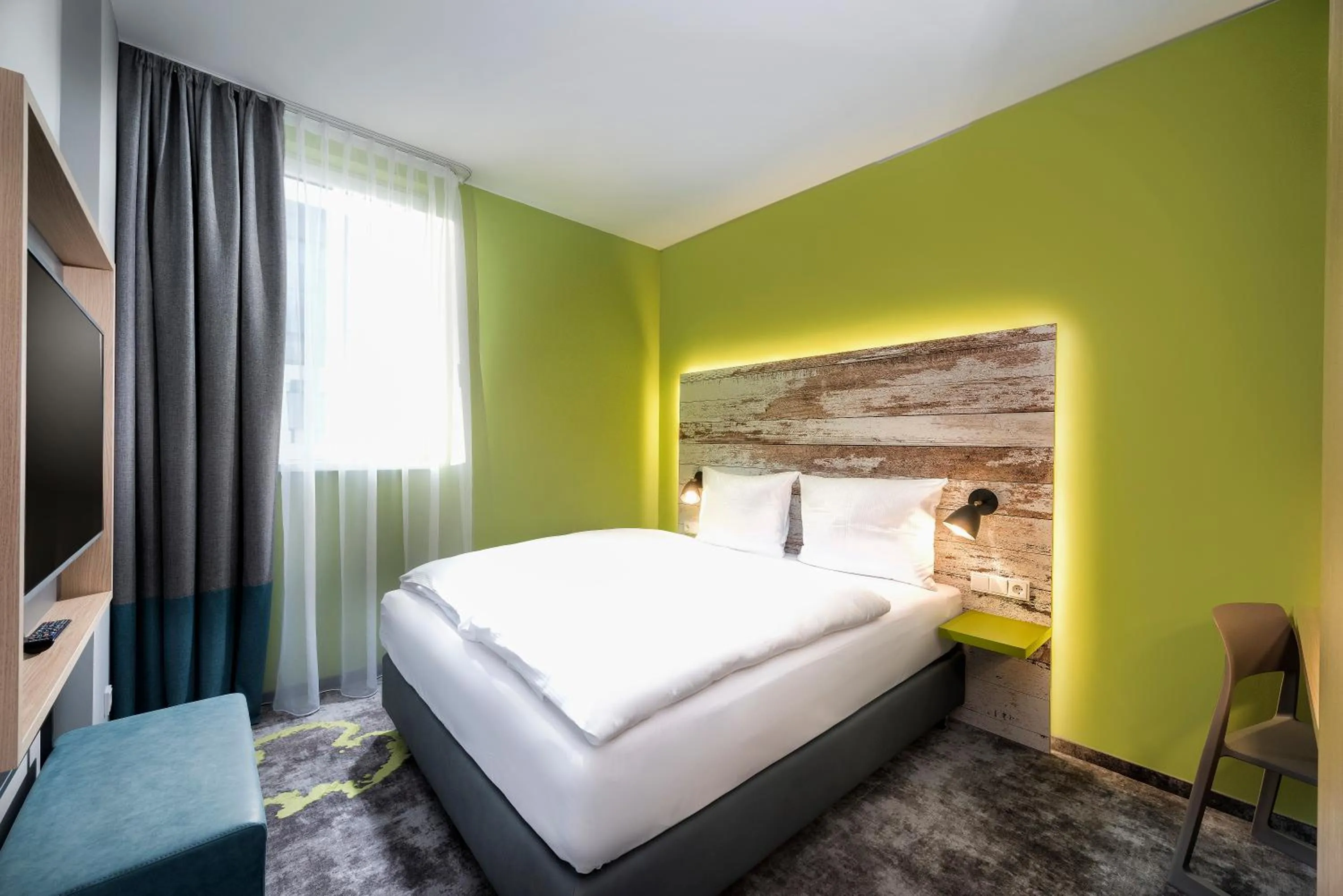 Standard Double Room in ibis Styles Stuttgart Vaihingen