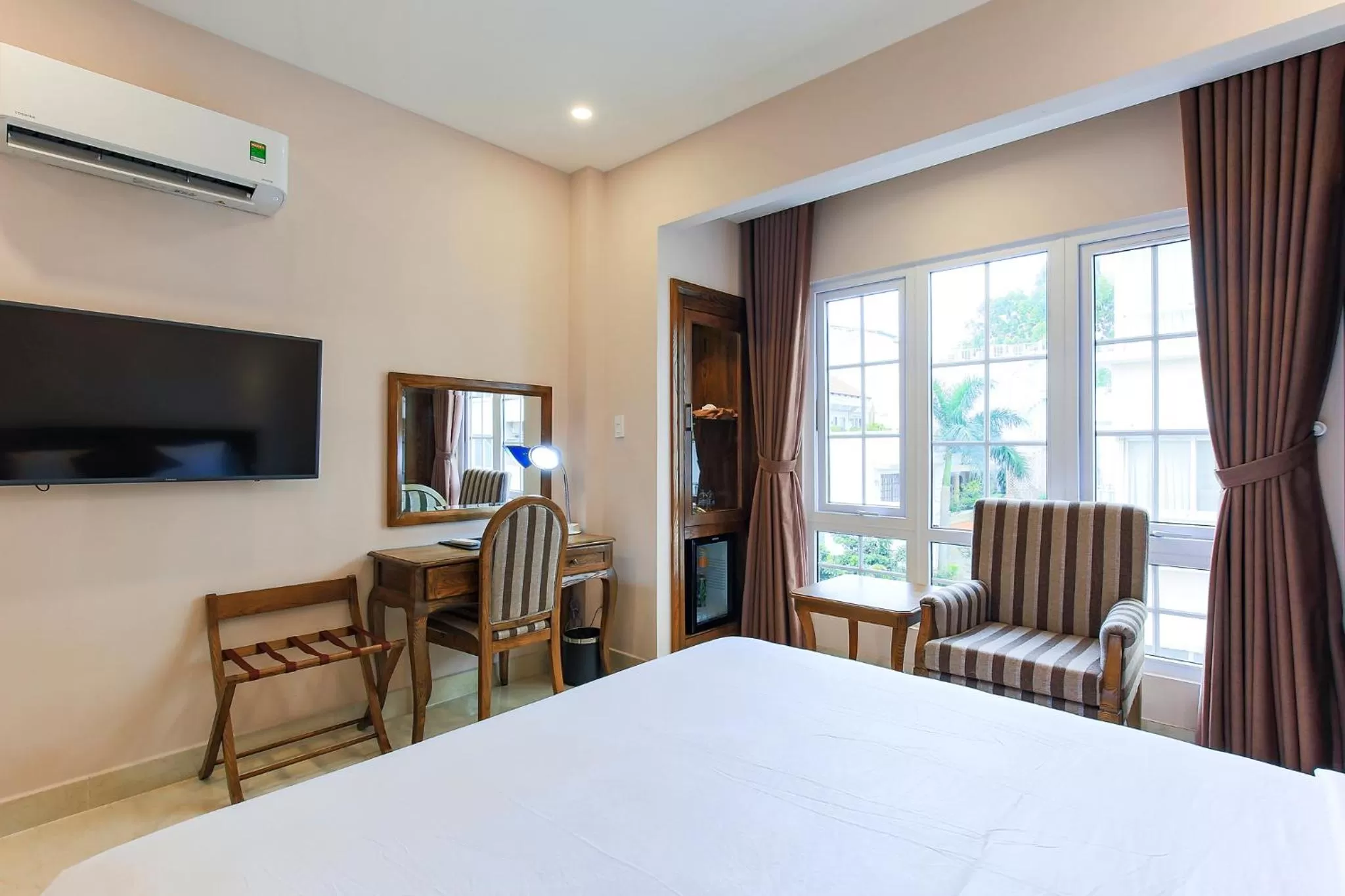 Deluxe Double Room in Hoang Lan Hotel