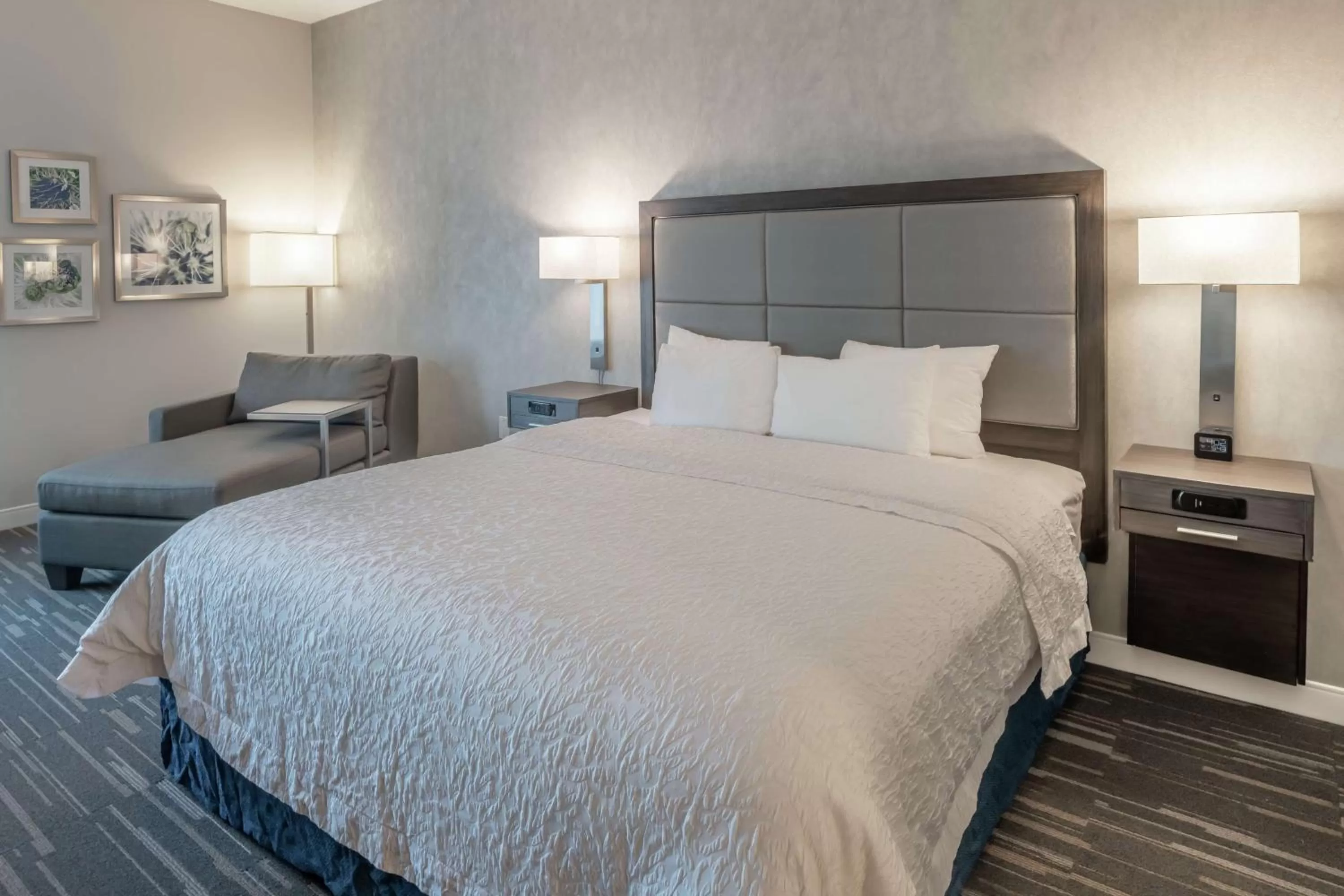 King Room with Sofa Bed and Study - Non-Smoking in Hampton Inn Waco North