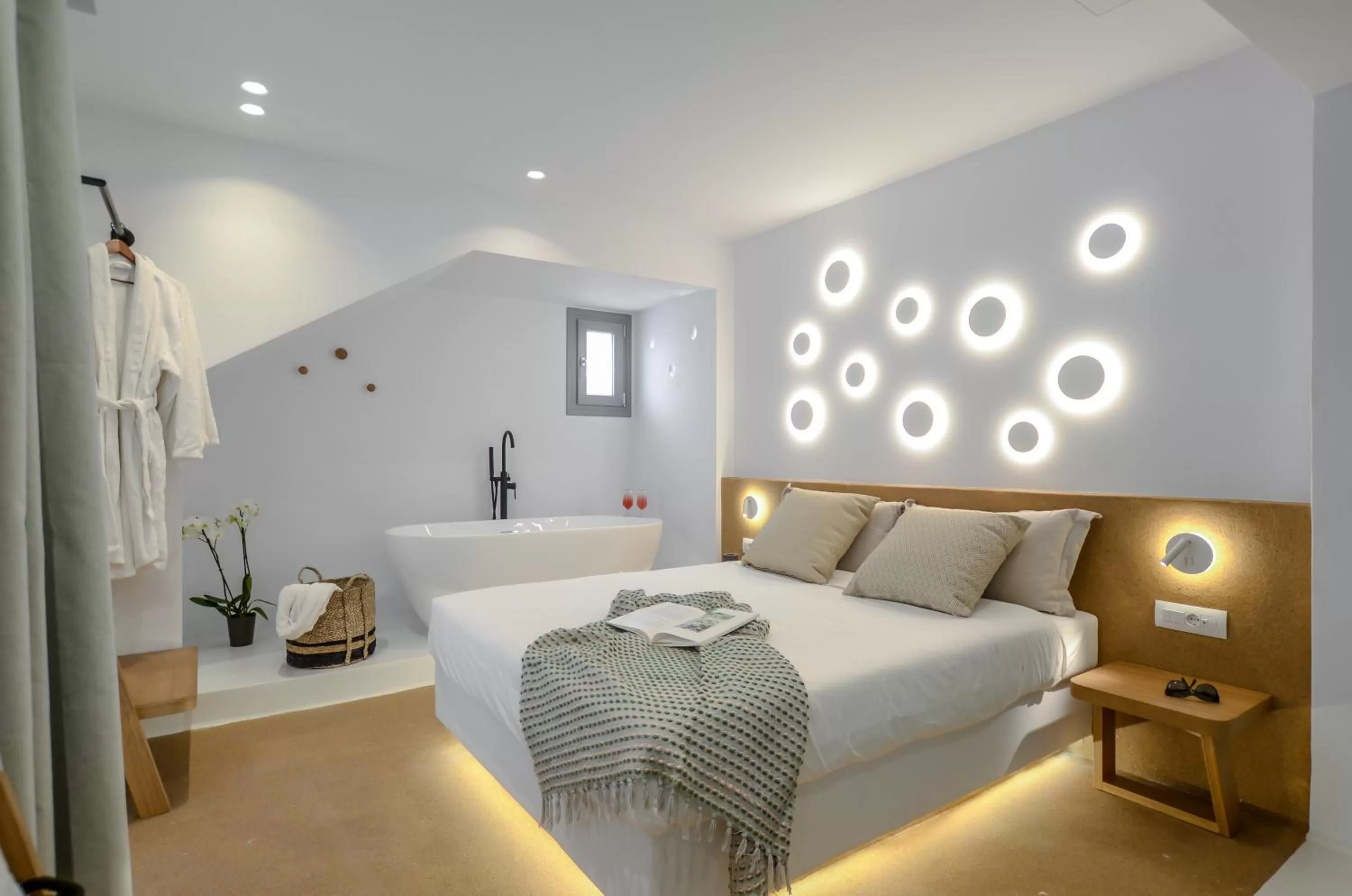 Achilles Superior Suite with Steam Bath and Outdoor Hot Tub in Argo Boutique Hotel