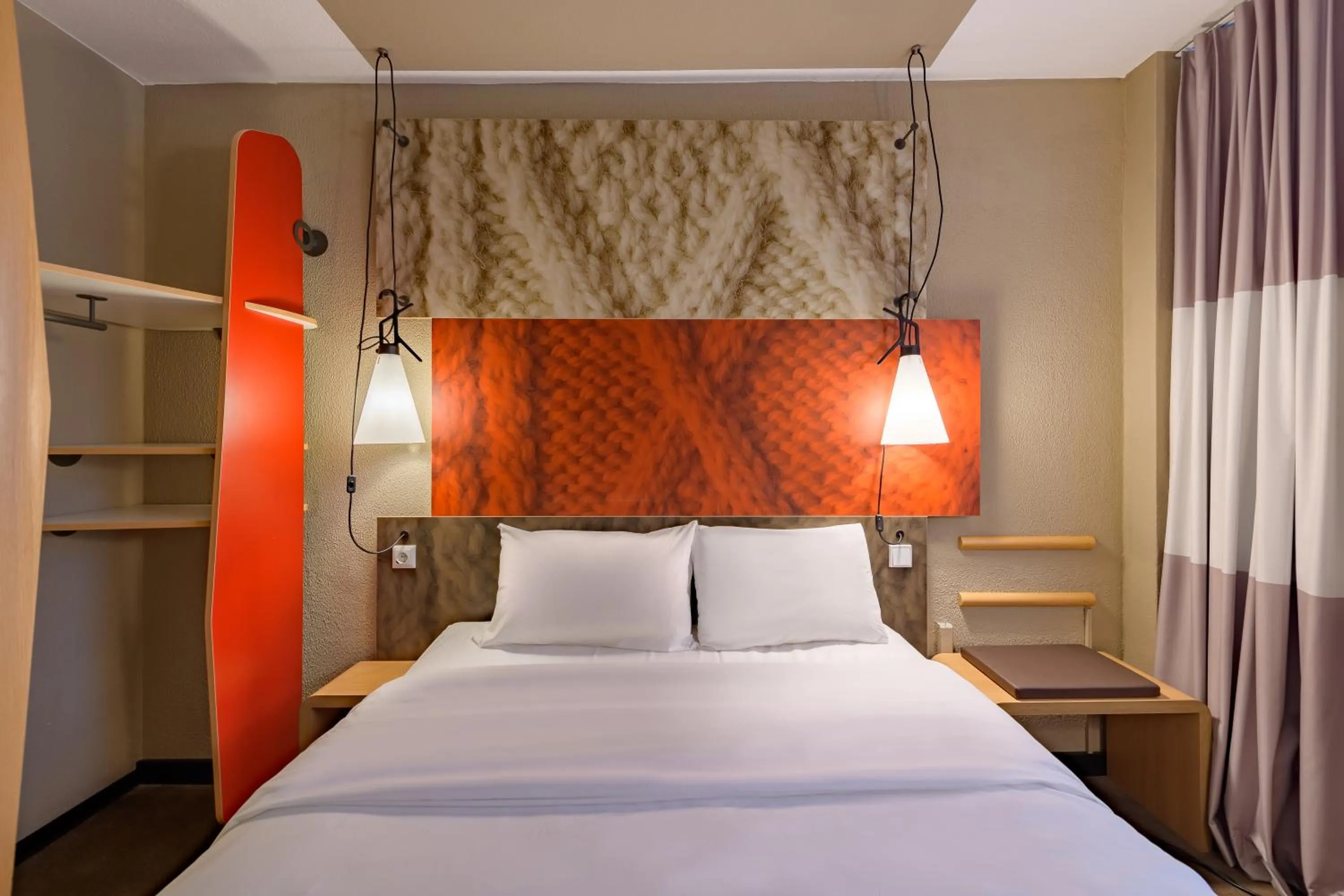 Double Room in Ibis Koeln Am Dom