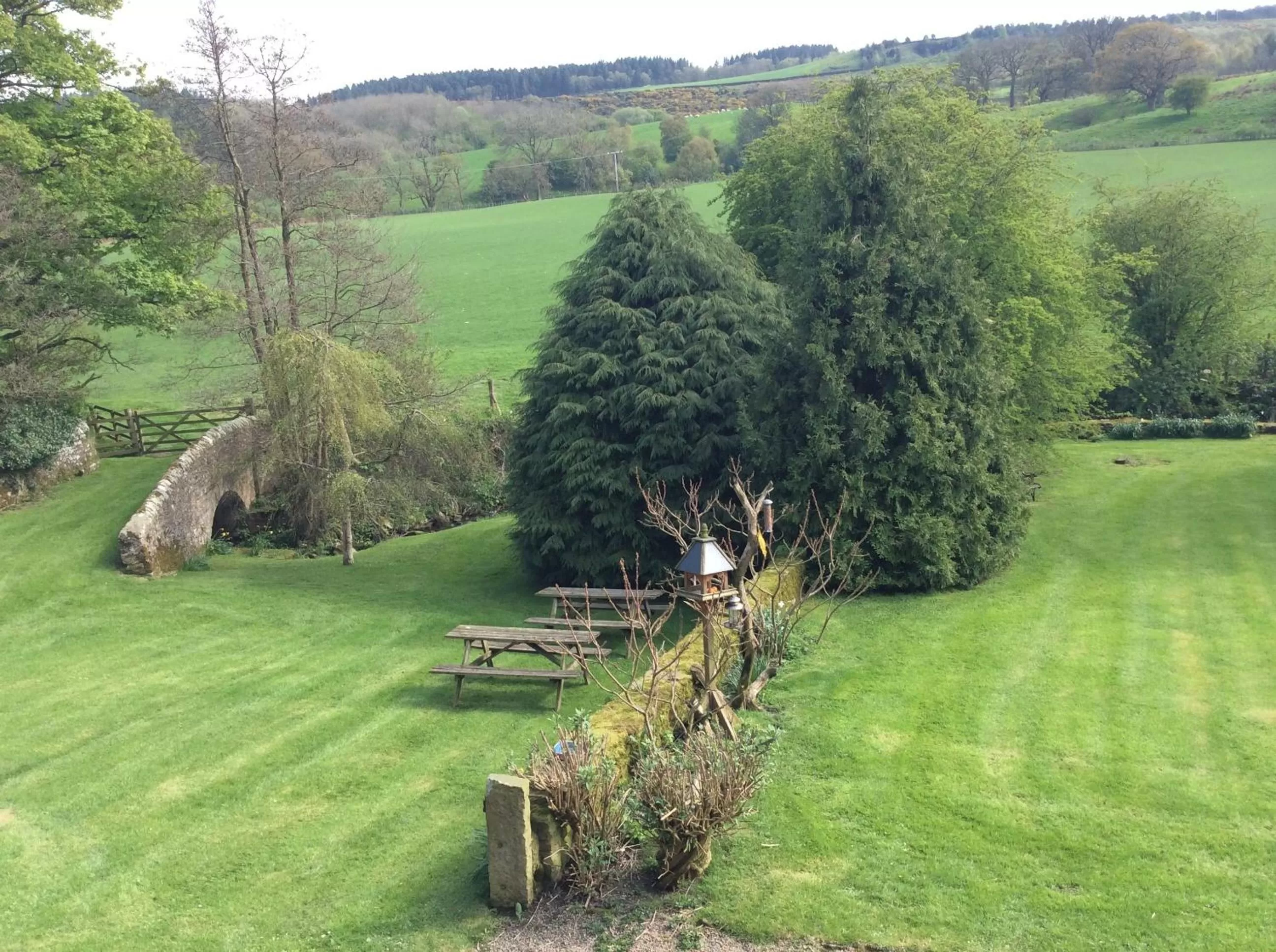 Deluxe Twin Room with Garden View in Whashton Springs Farmhouse B&B