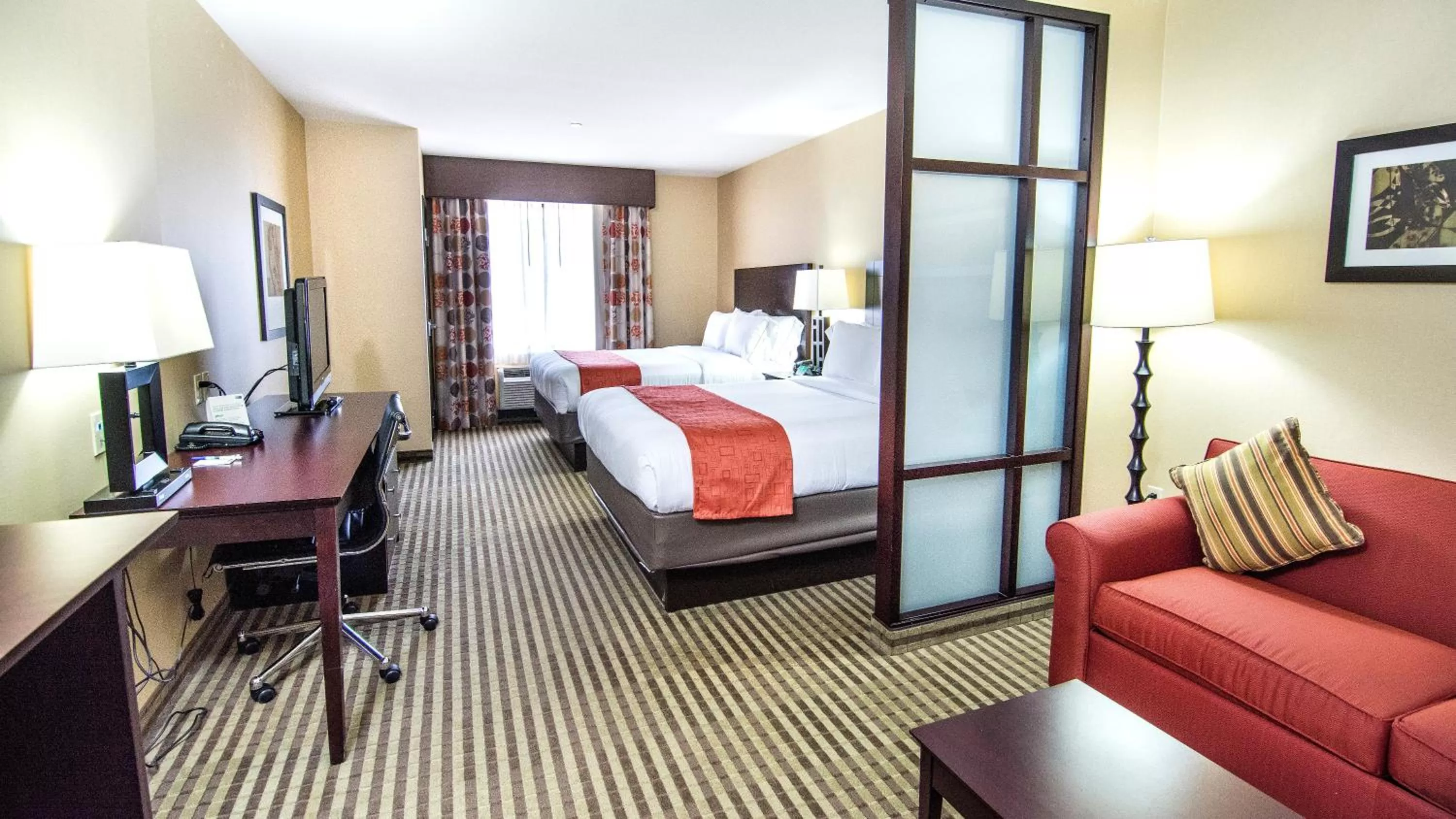 Standard Room with Two Queen Beds in Holiday Inn Express & Suites Elkton - University Area by IHG