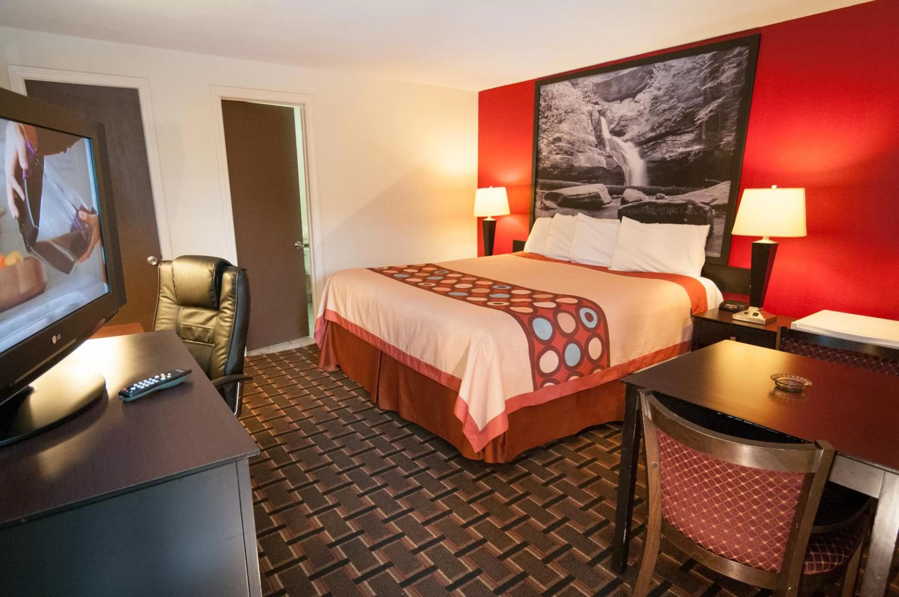 Queen Room - Non-Smoking in Super 8 by Wyndham Old Saybrook