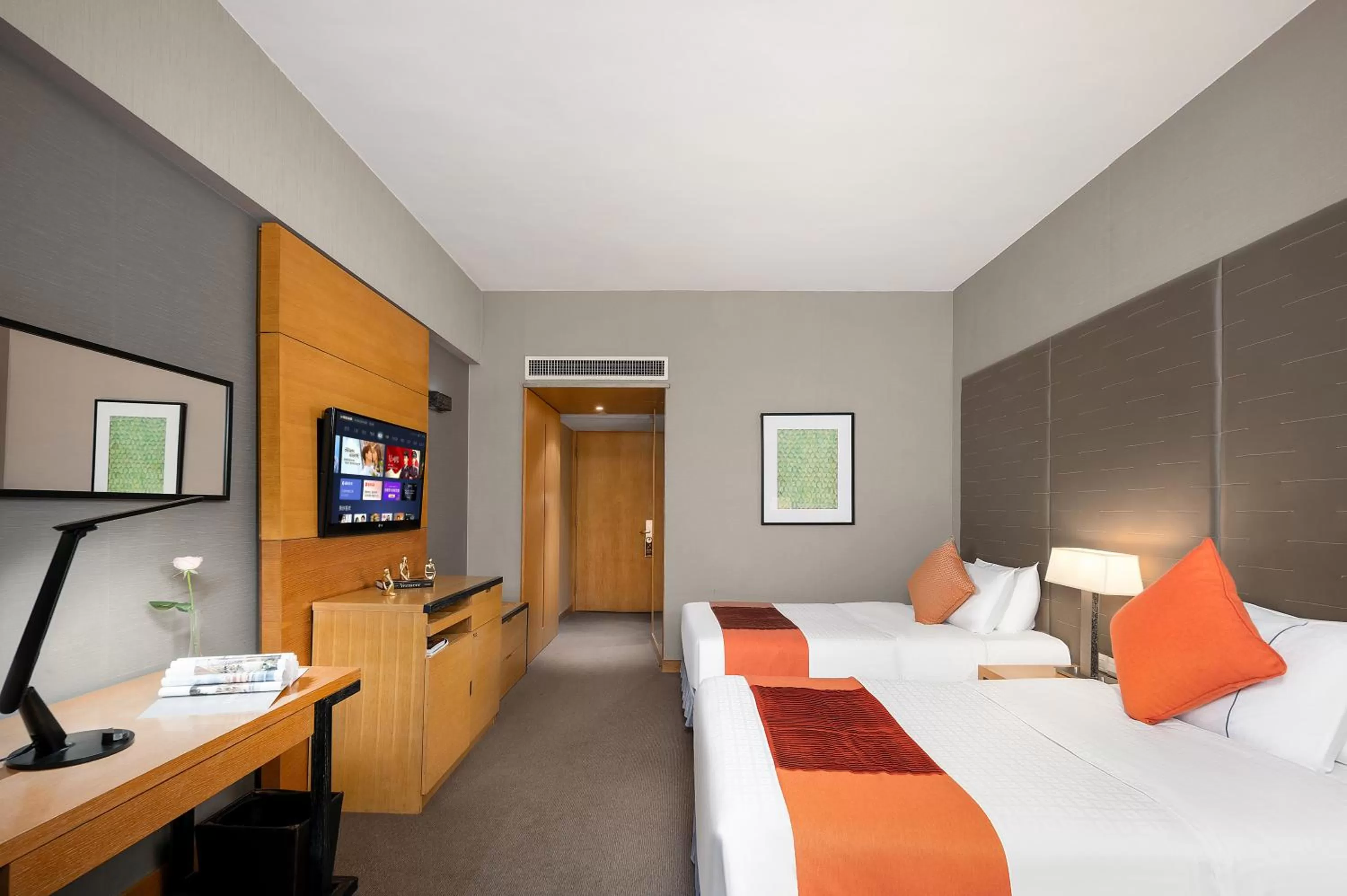 Superior Twin Room in Jianguo Hotel Guangzhou