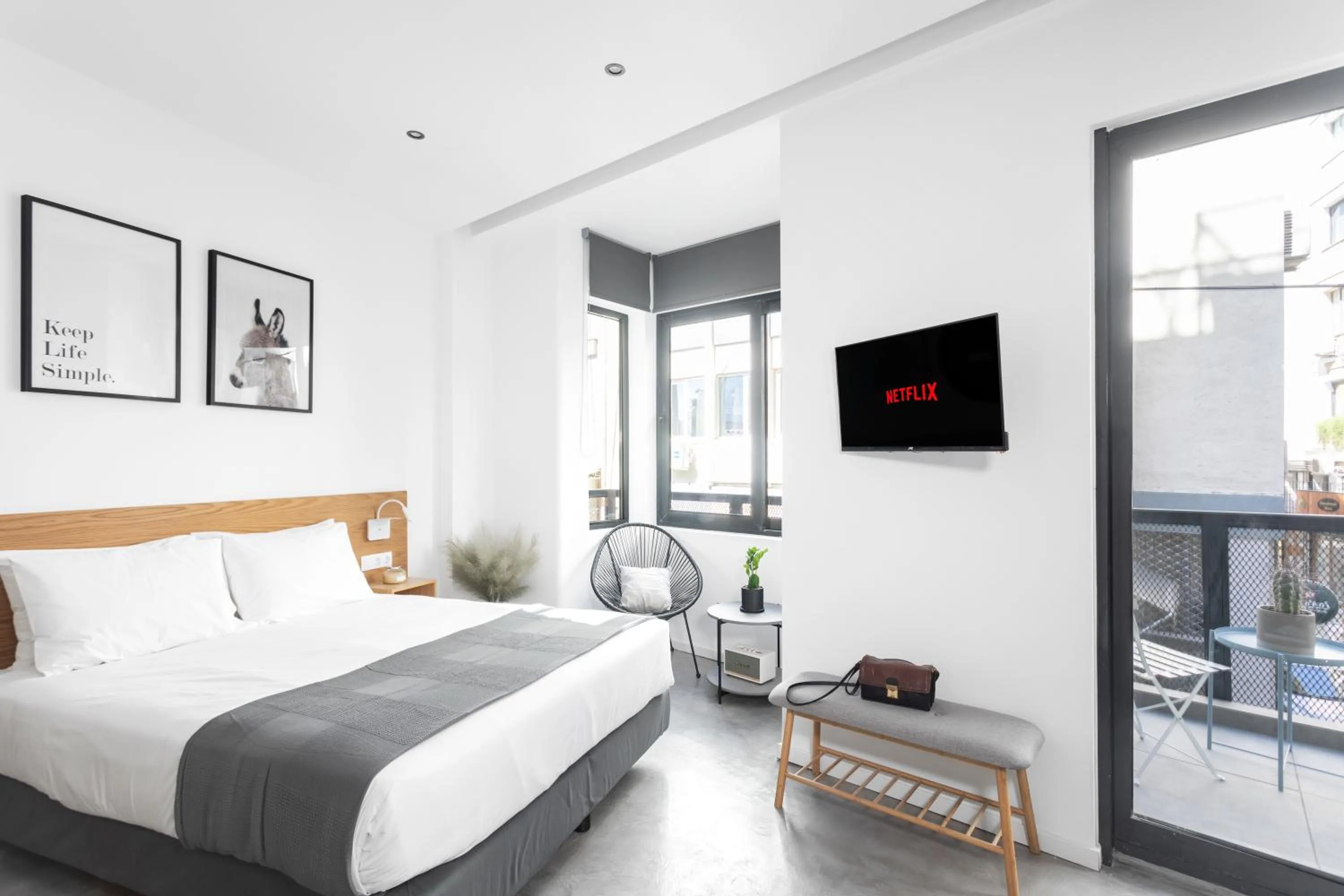 Junior Suite with Balcony in Melo Athens