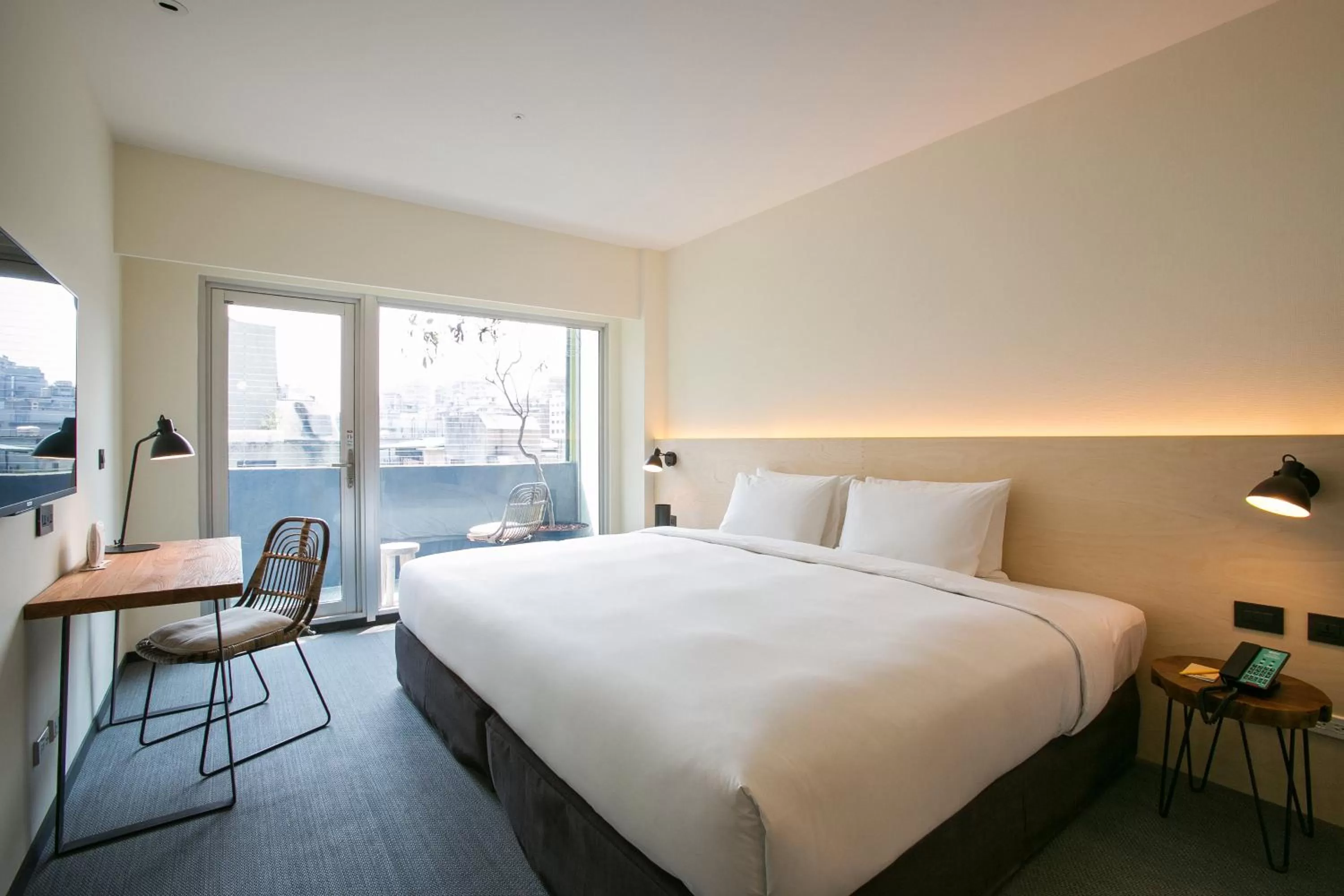 Balcony King Room - single occupancy in amba Taipei Zhongshan