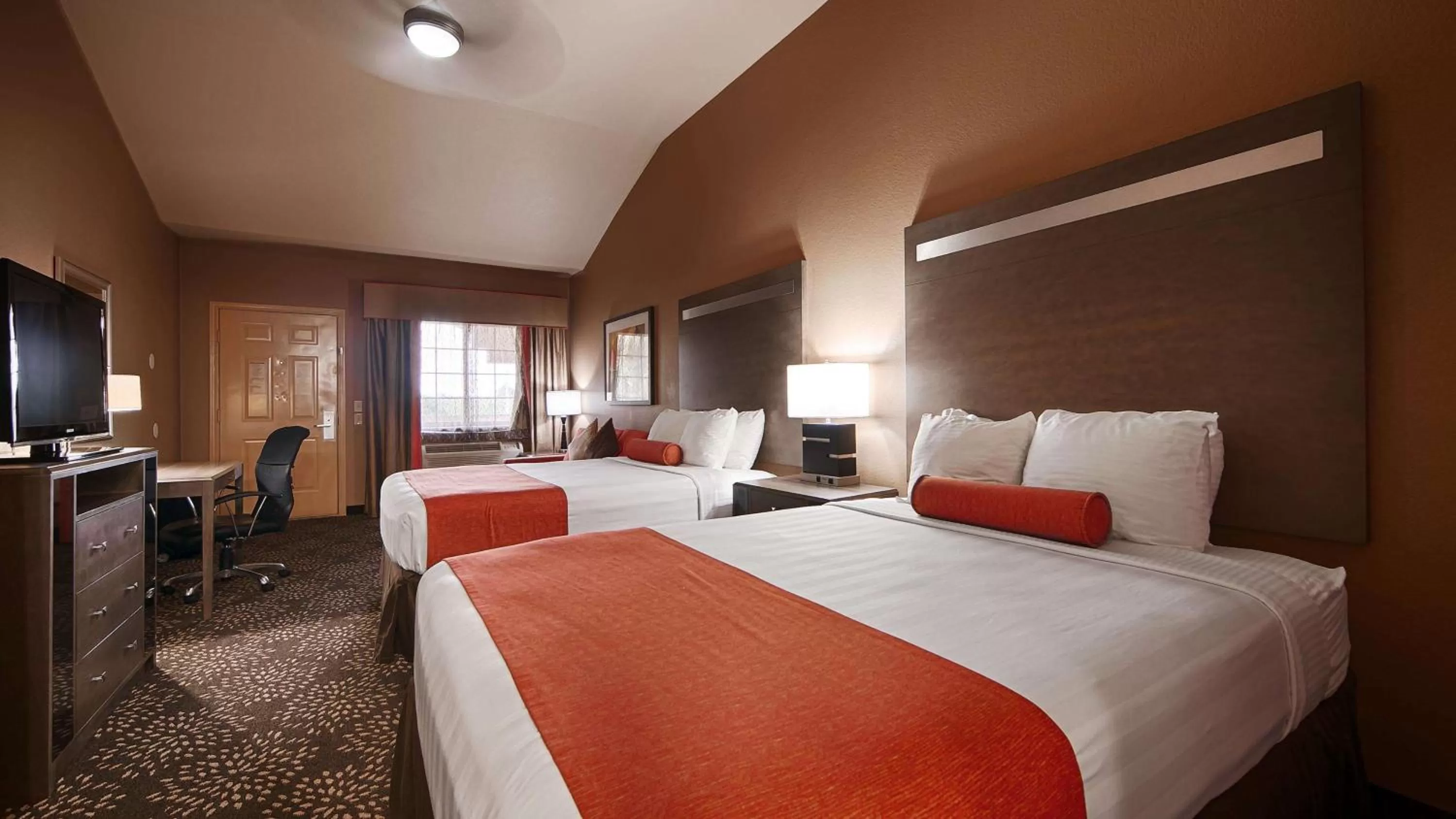 Queen Room with Two Queen Beds - Smoking in Best Western Executive Inn El Campo
