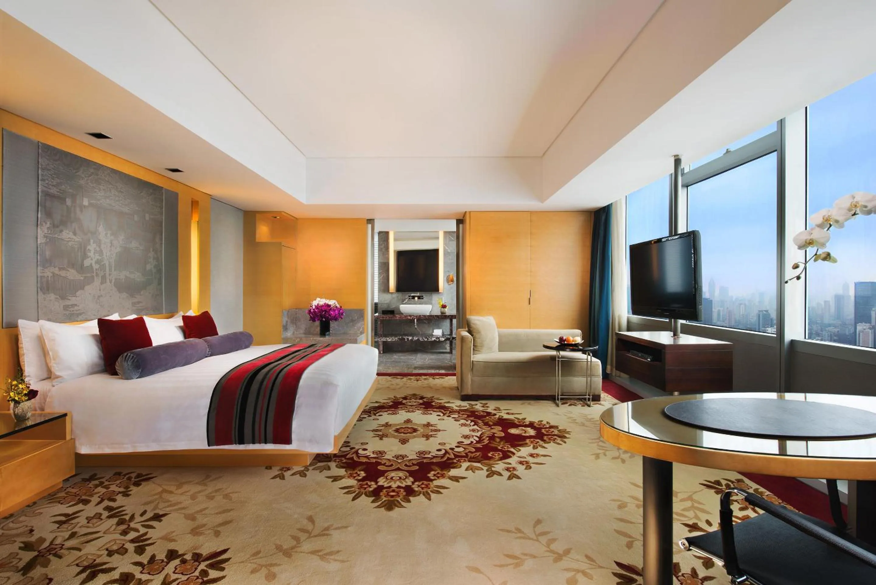 Business Double or Twin Room in The Longemont Shanghai