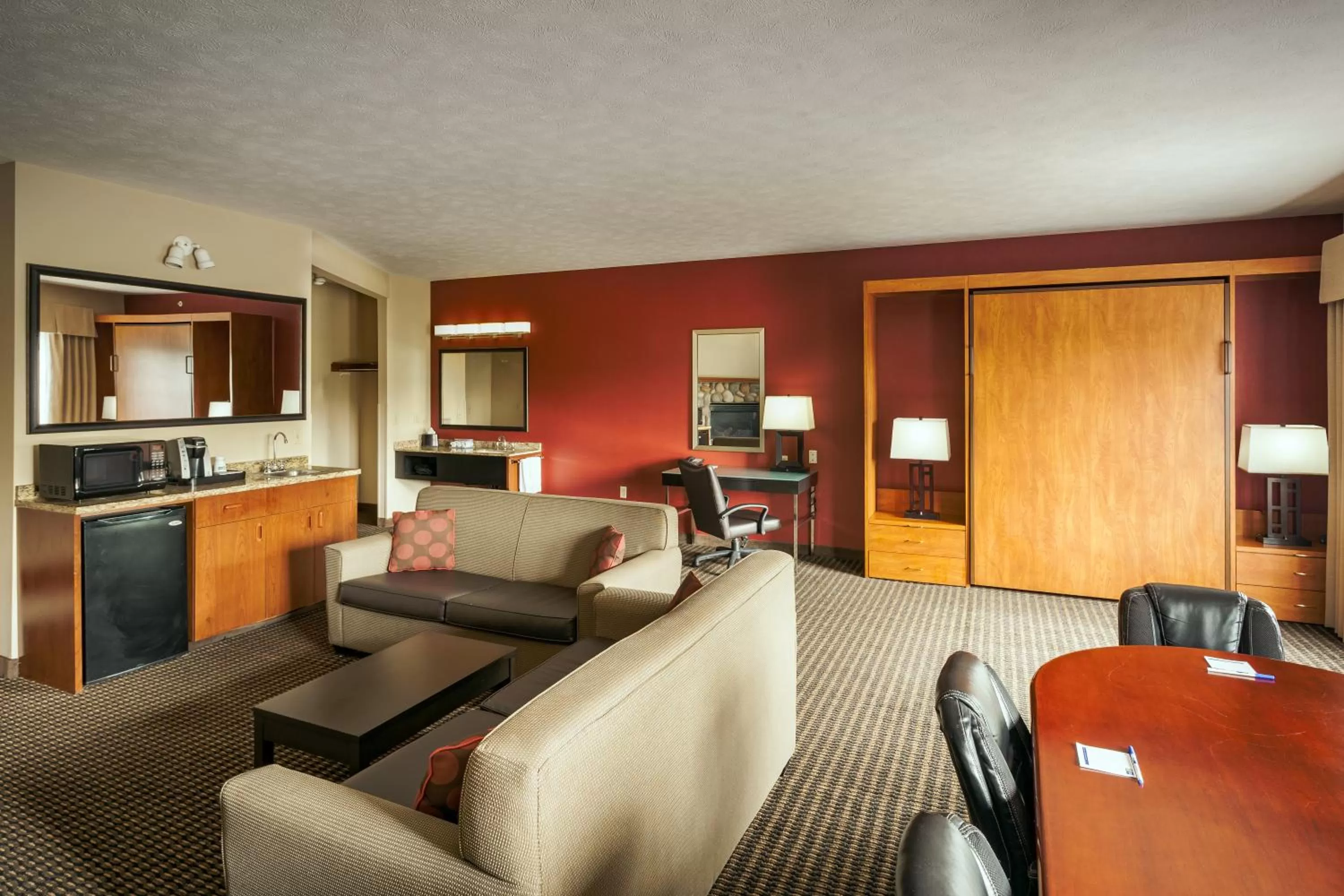 Queen Room in Wyndham Garden Anchorage Airport
