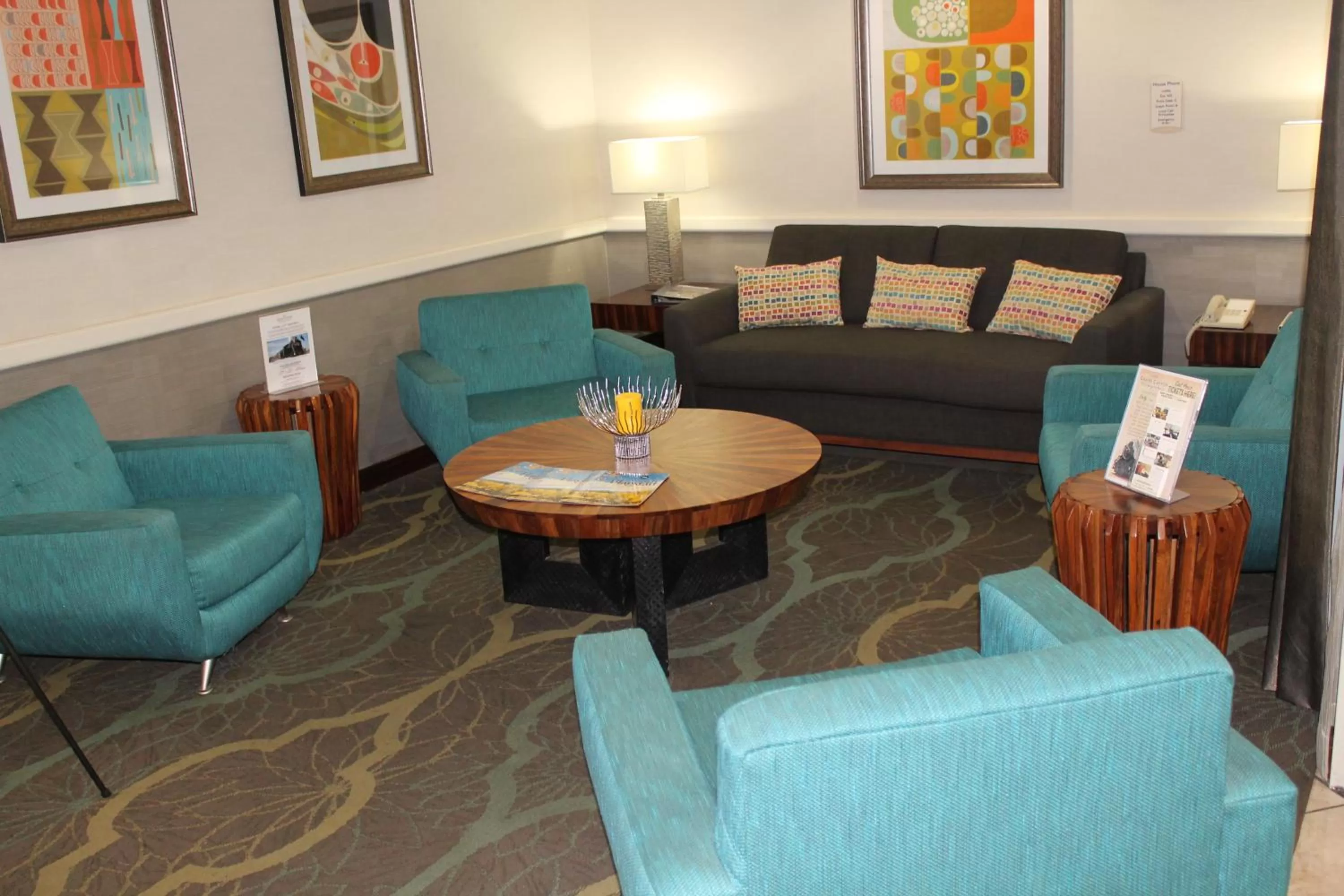 Living room in Baymont by Wyndham Flagstaff