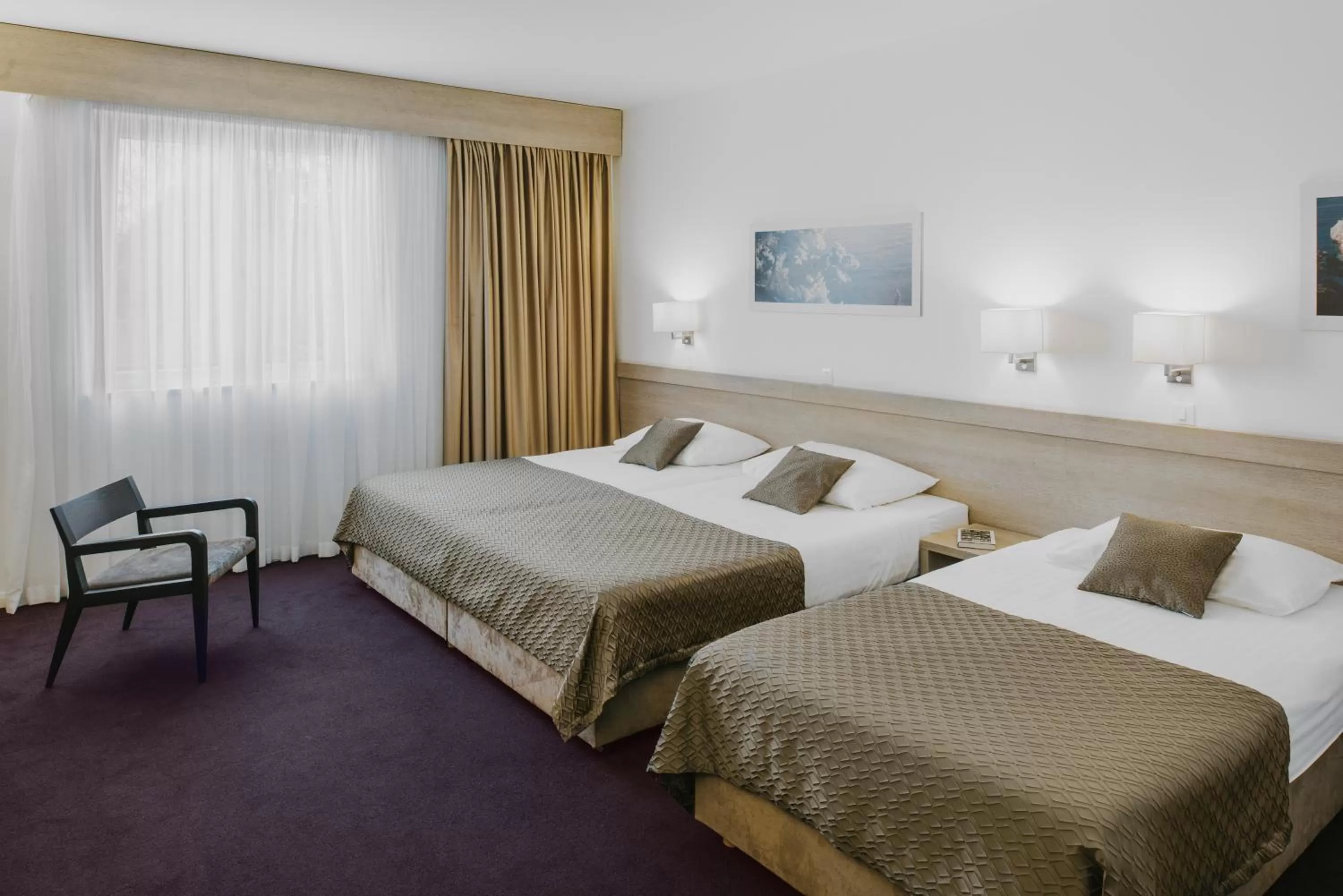 Family Room (3 Adults + 1 Child) in Hotel Adria